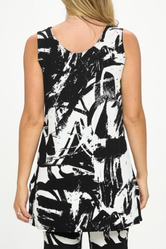 Black & White Print Sleeveless Capri Set Product Image