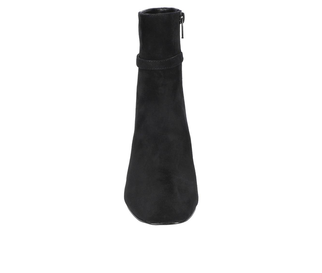 Women's Bella Vita Quincy Booties Product Image