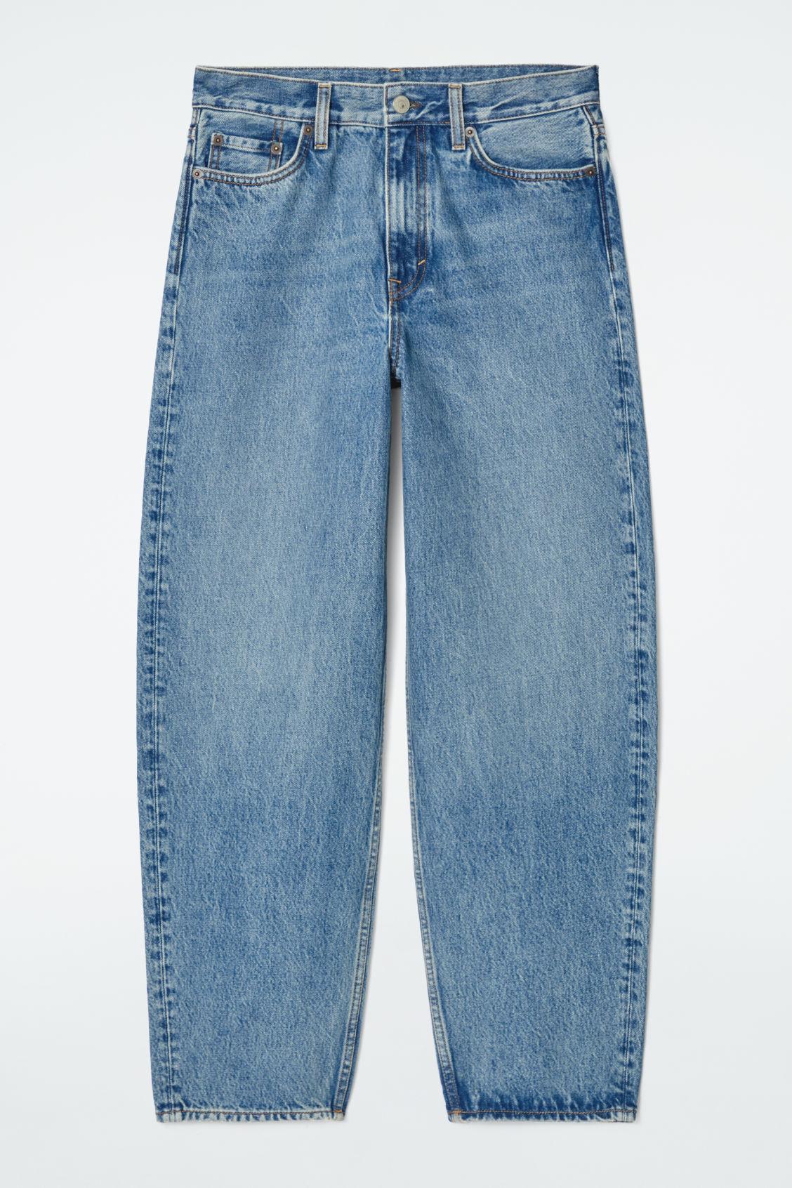 ARCH TAPERED JEANS Product Image