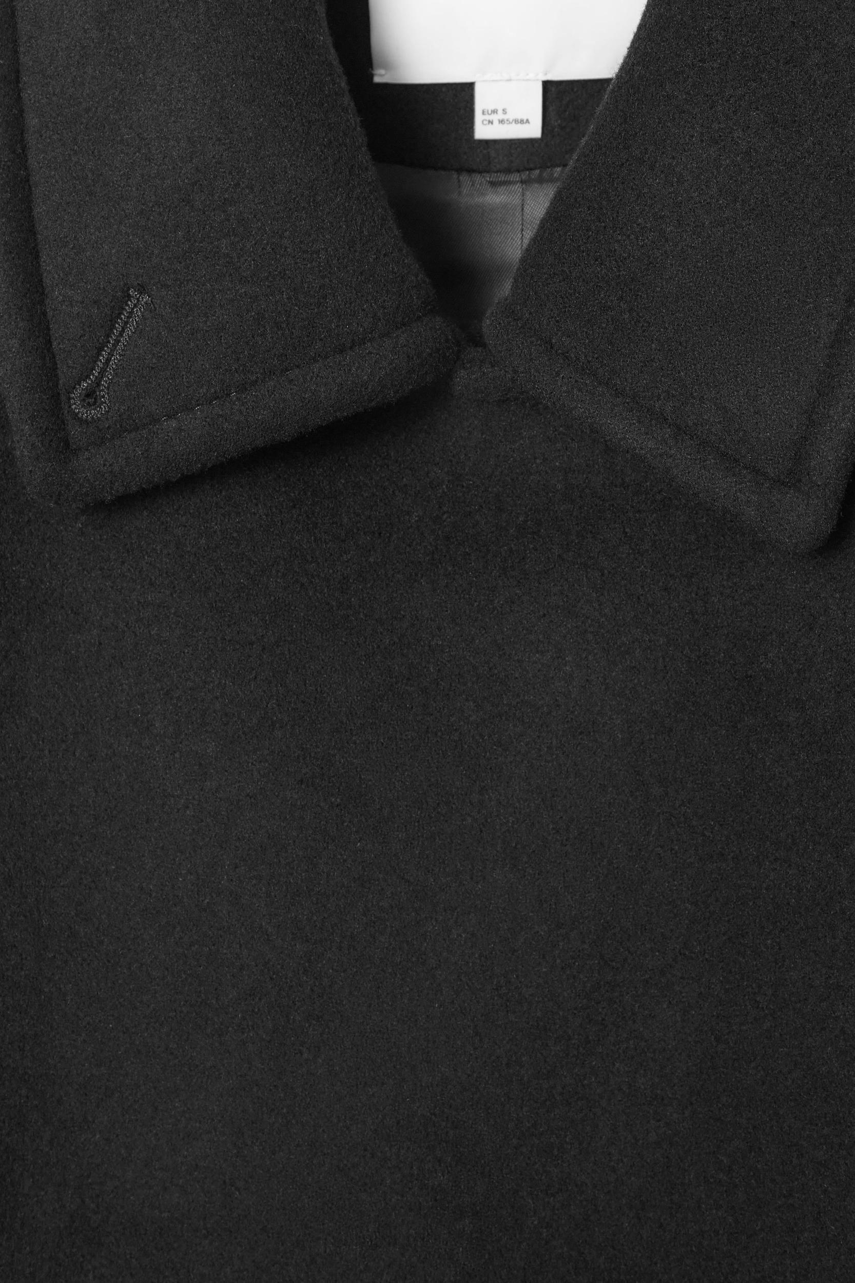 OVERSIZED DOUBLE-BREASTED WOOL COAT Product Image