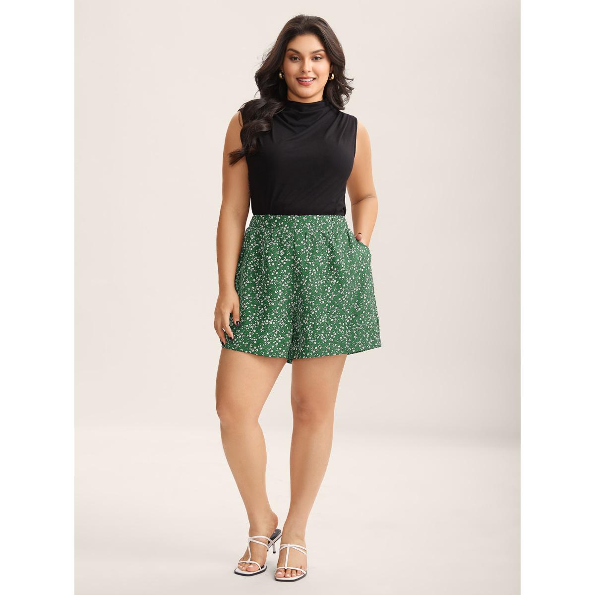 Plus Size Floral Print Wide-Leg Shorts Women Emerald Leisure Wide Leg Casual Shorts BloomChic 30/6X Product Image