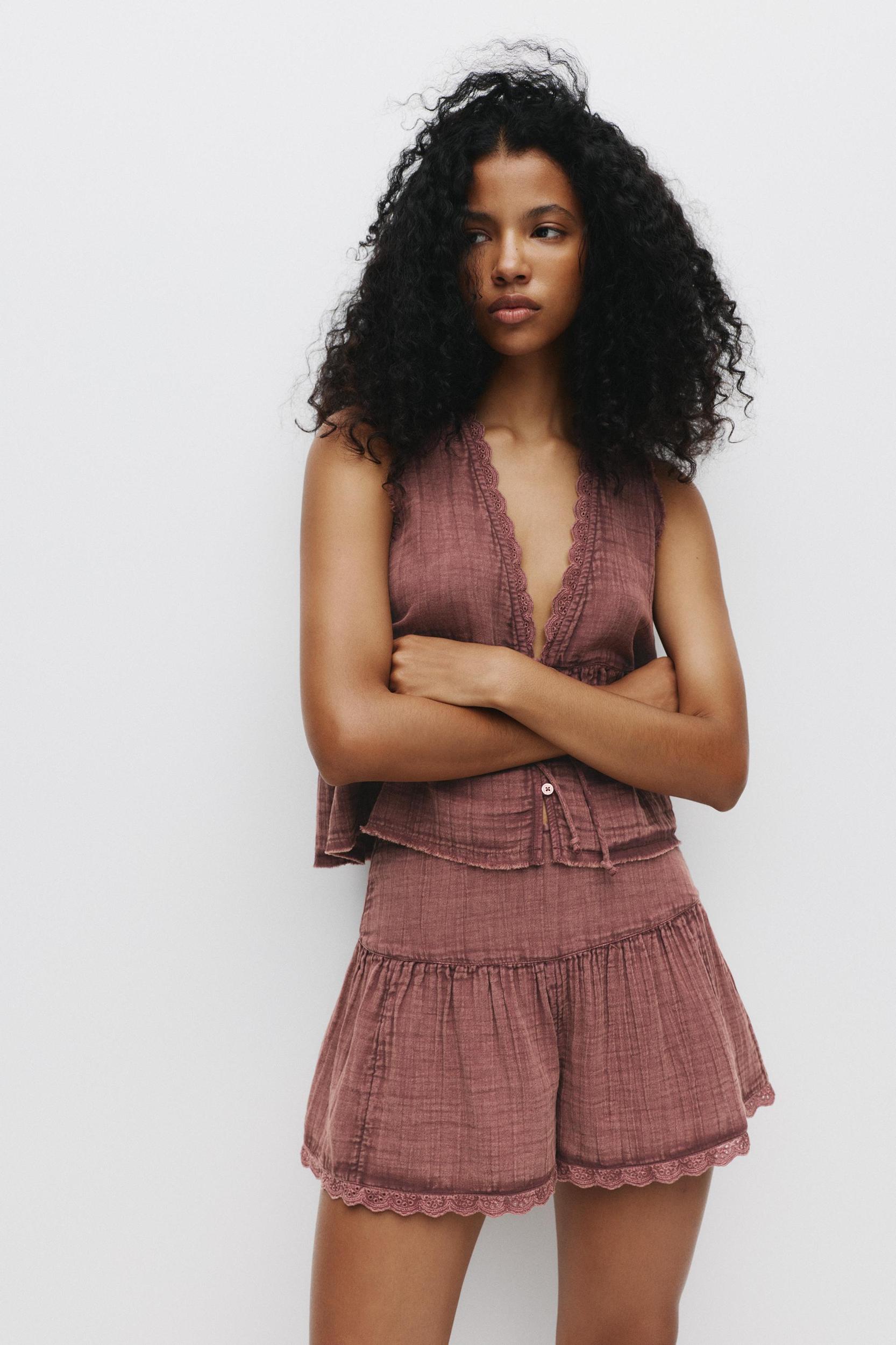 Rustic lace skort Product Image