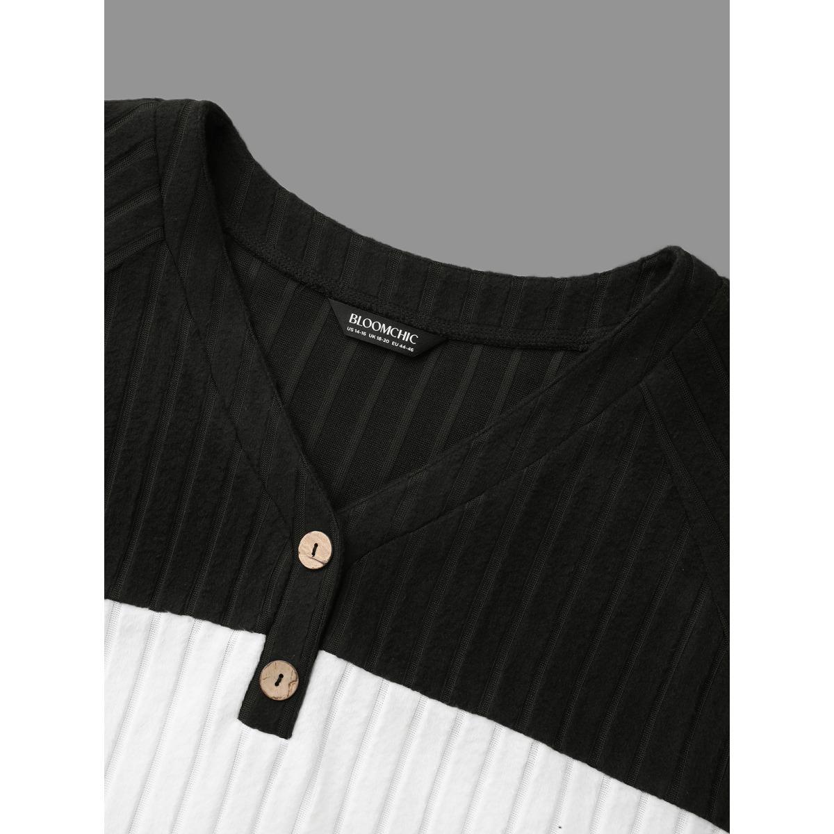 Plus Size Colorblock Contrast Texture Pit Strip T-shirt Black Women Leisure Texture V-neck Casual T-shirts BloomChic 22-24/3X Product Image