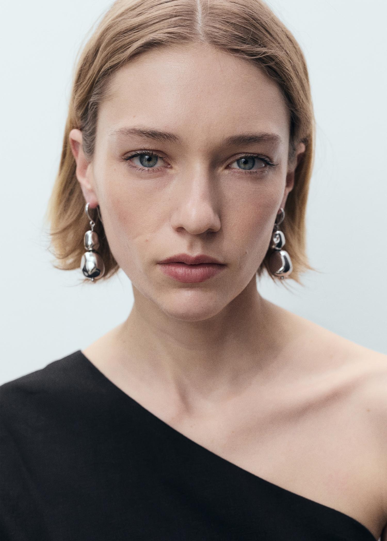 Asymmetrical linen top - Women | MANGO USA Product Image