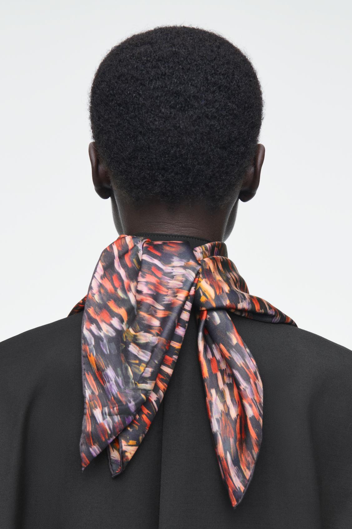 PRINTED SILK SCARF Product Image