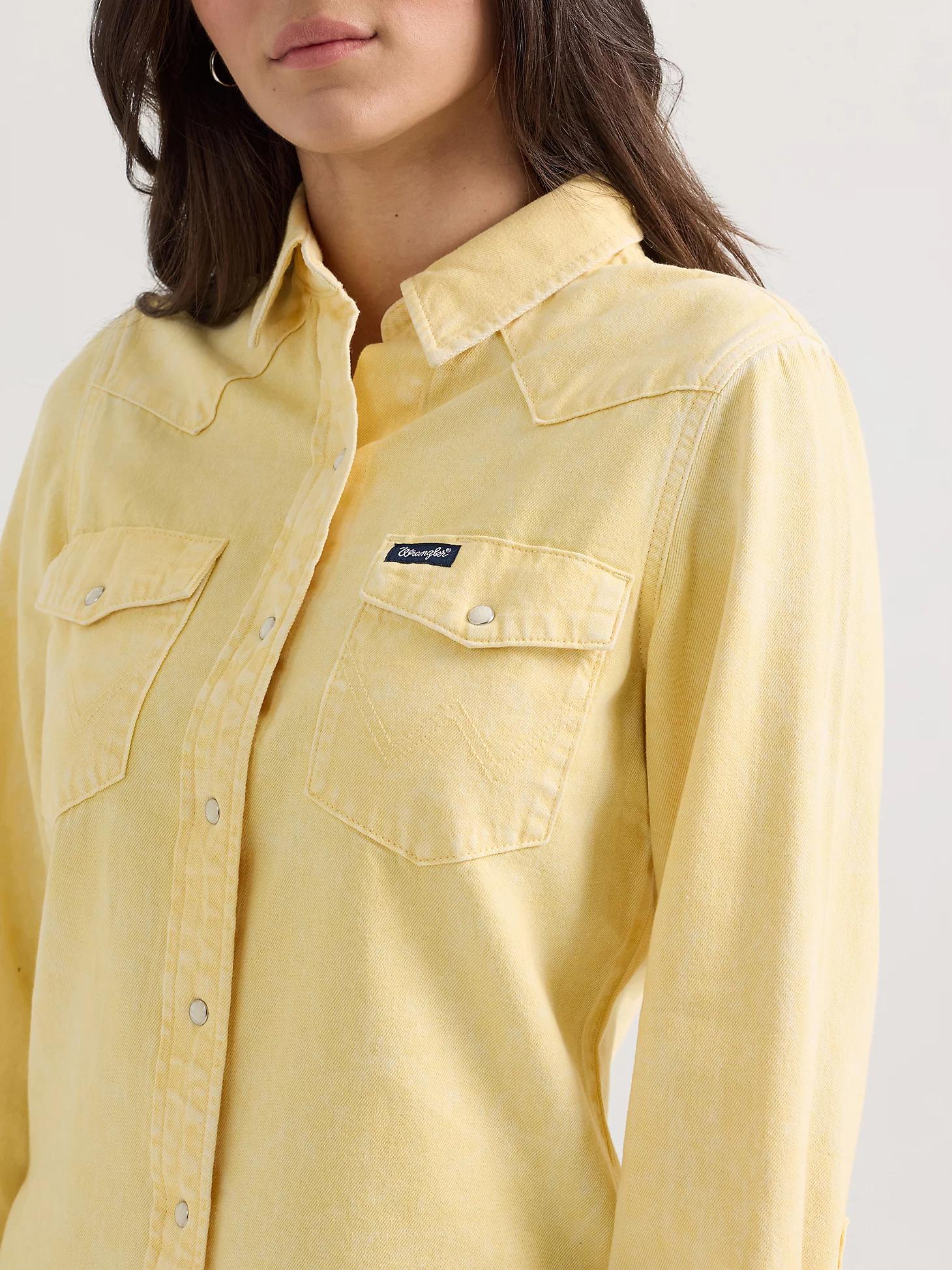 Women's Wrangler Colorwash Slim Western Snap Shirt Product Image