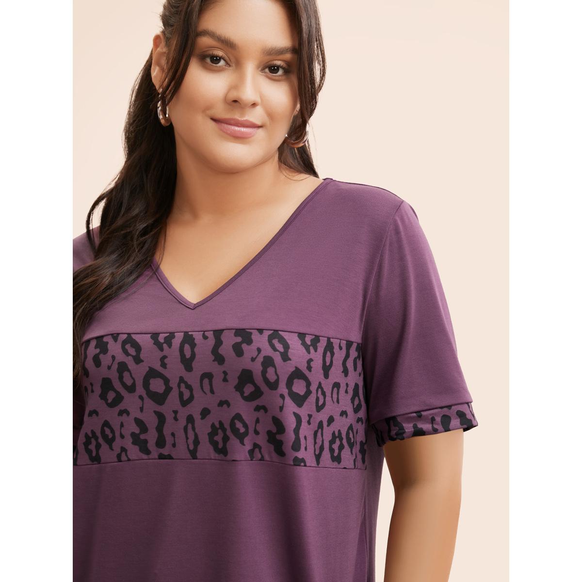 Plus Size V Neck Patchwork Leopard Print T-shirt Indigo Women Casual Contrast V-neck Everyday T-shirts BloomChic 14-16/1X Product Image