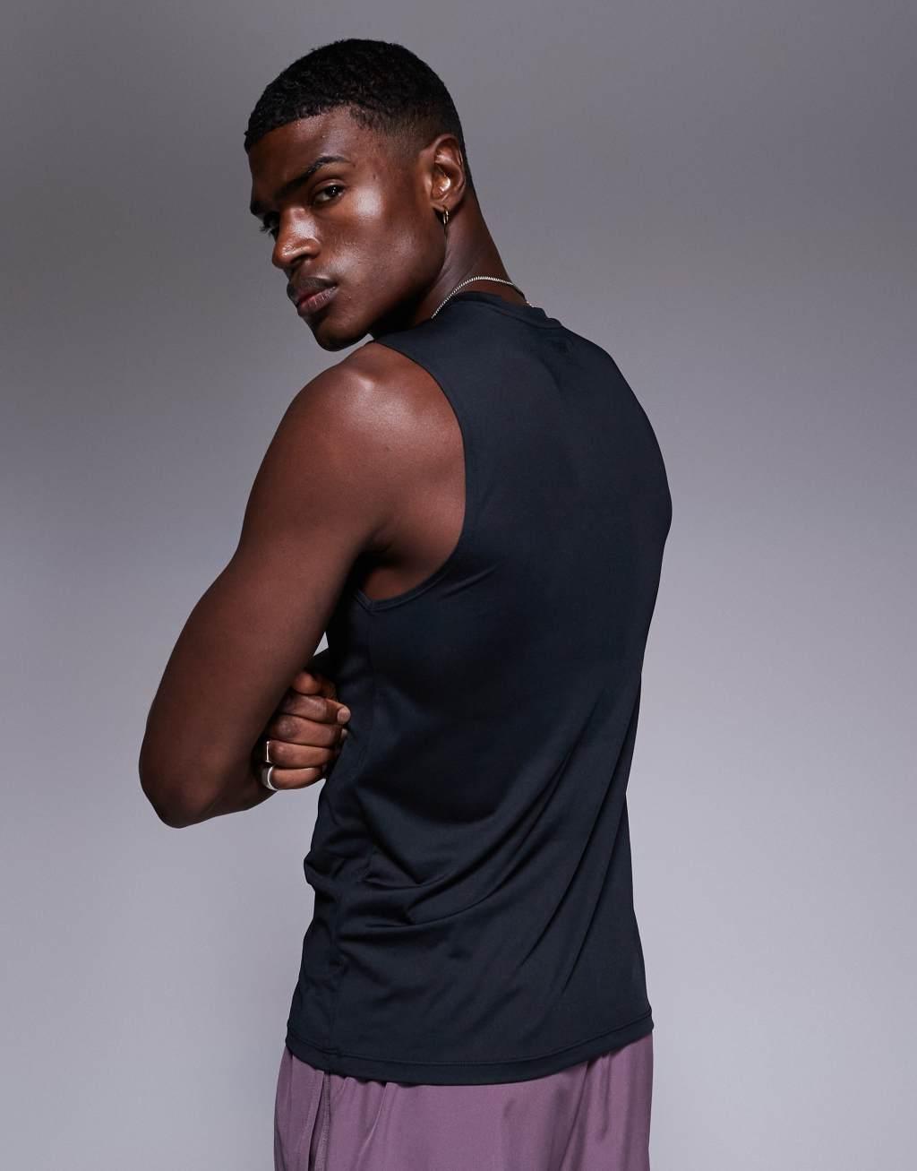 4505 Icon training quick dry muscle fit tank top in black  Product Image