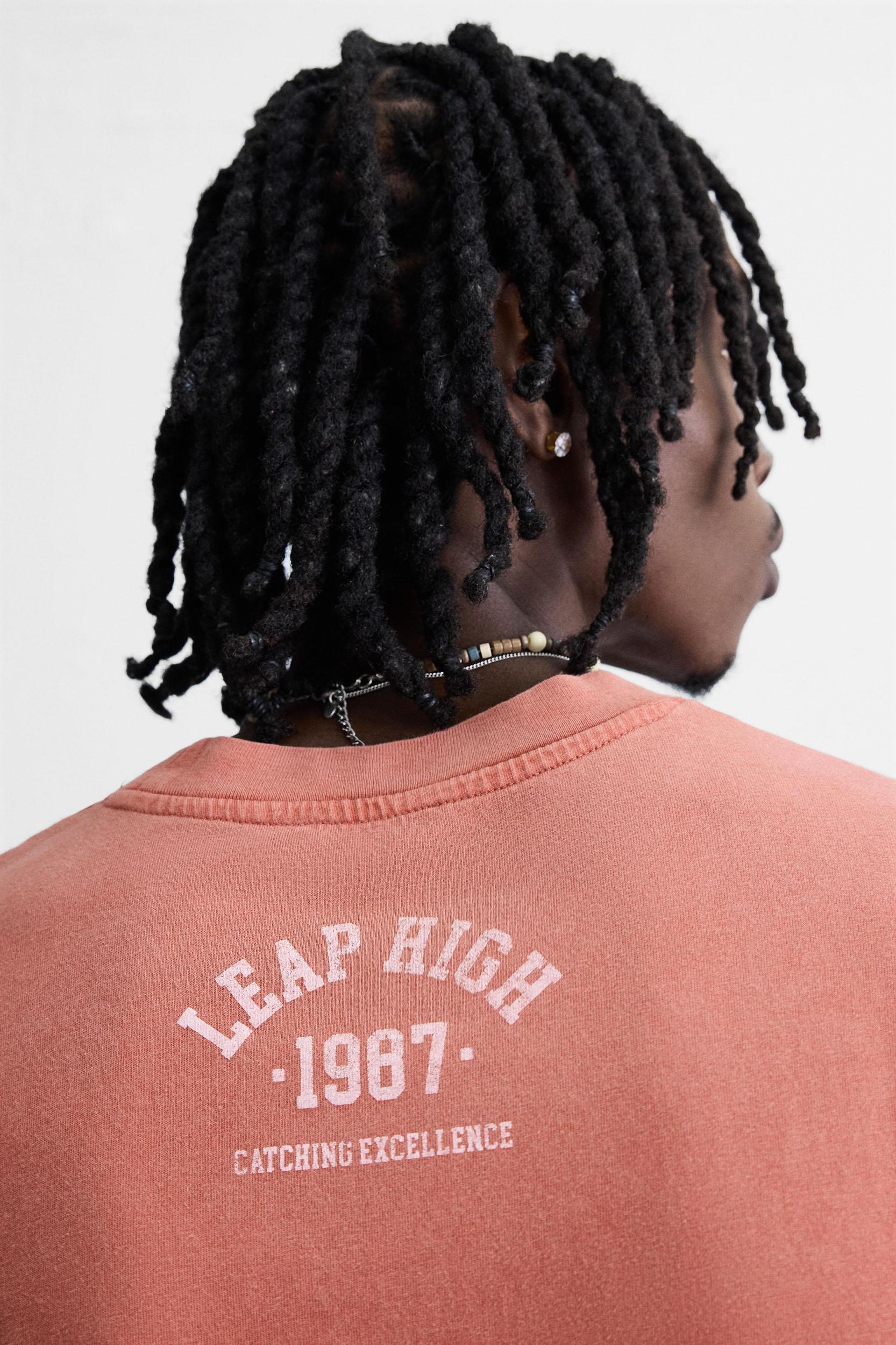 VARSITY PRINT T-SHIRT Product Image