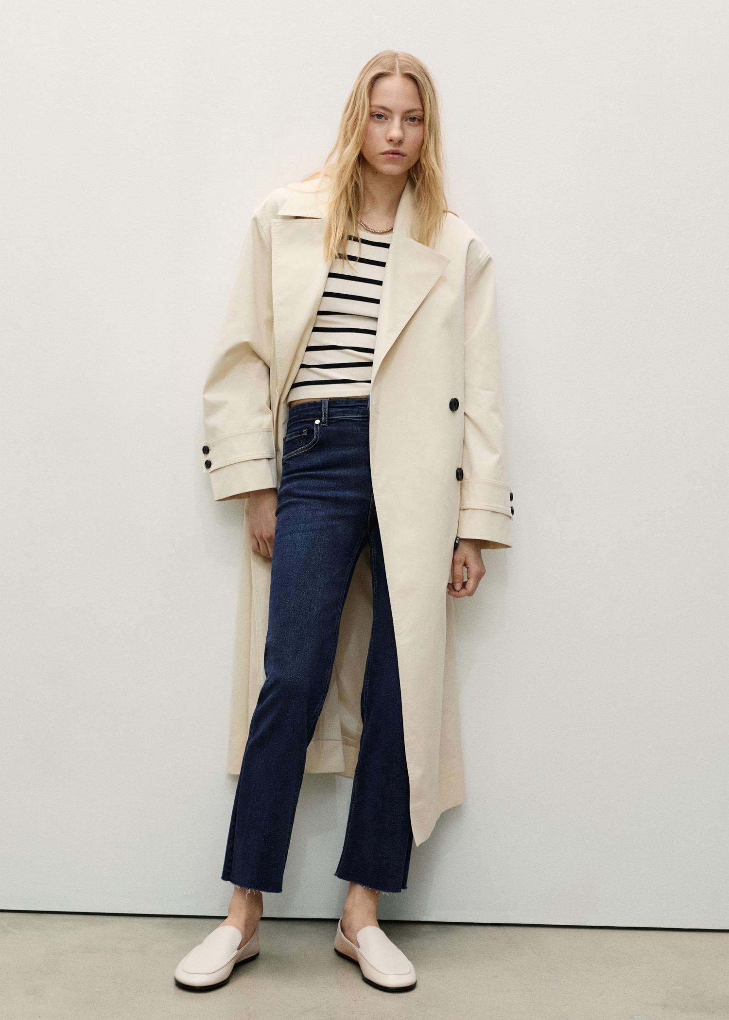 Sienna flared cropped jeans - Women | MANGO USA Product Image