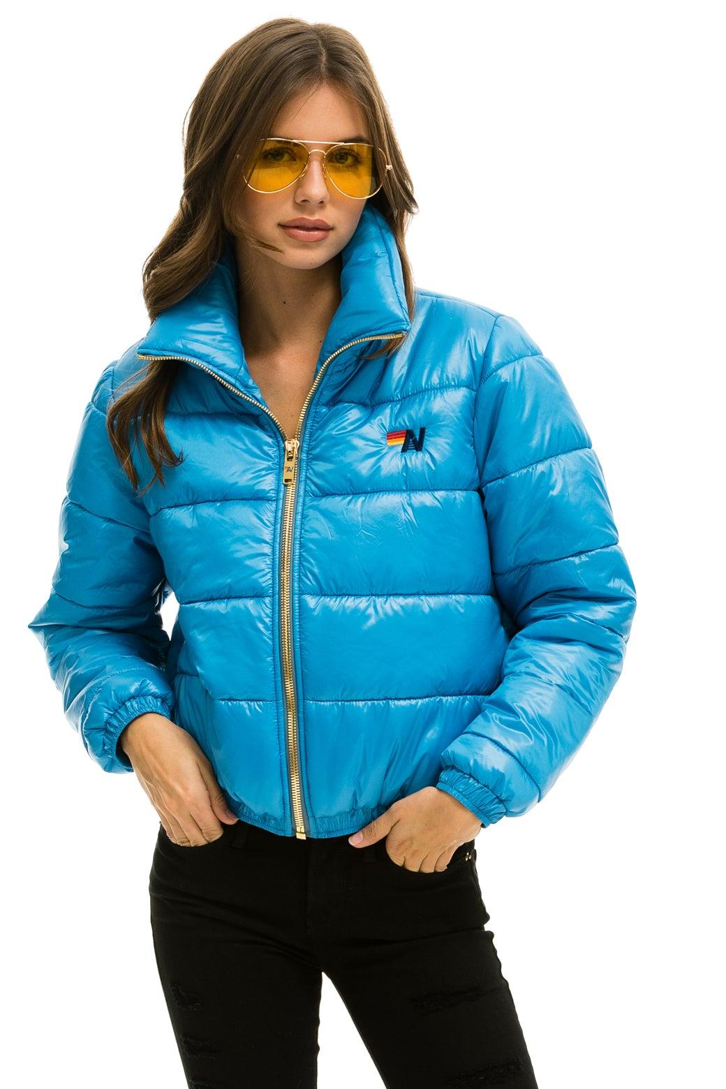 BOLT LUXE APRES PUFFER JACKET - GLOSSY OCEAN Female Product Image