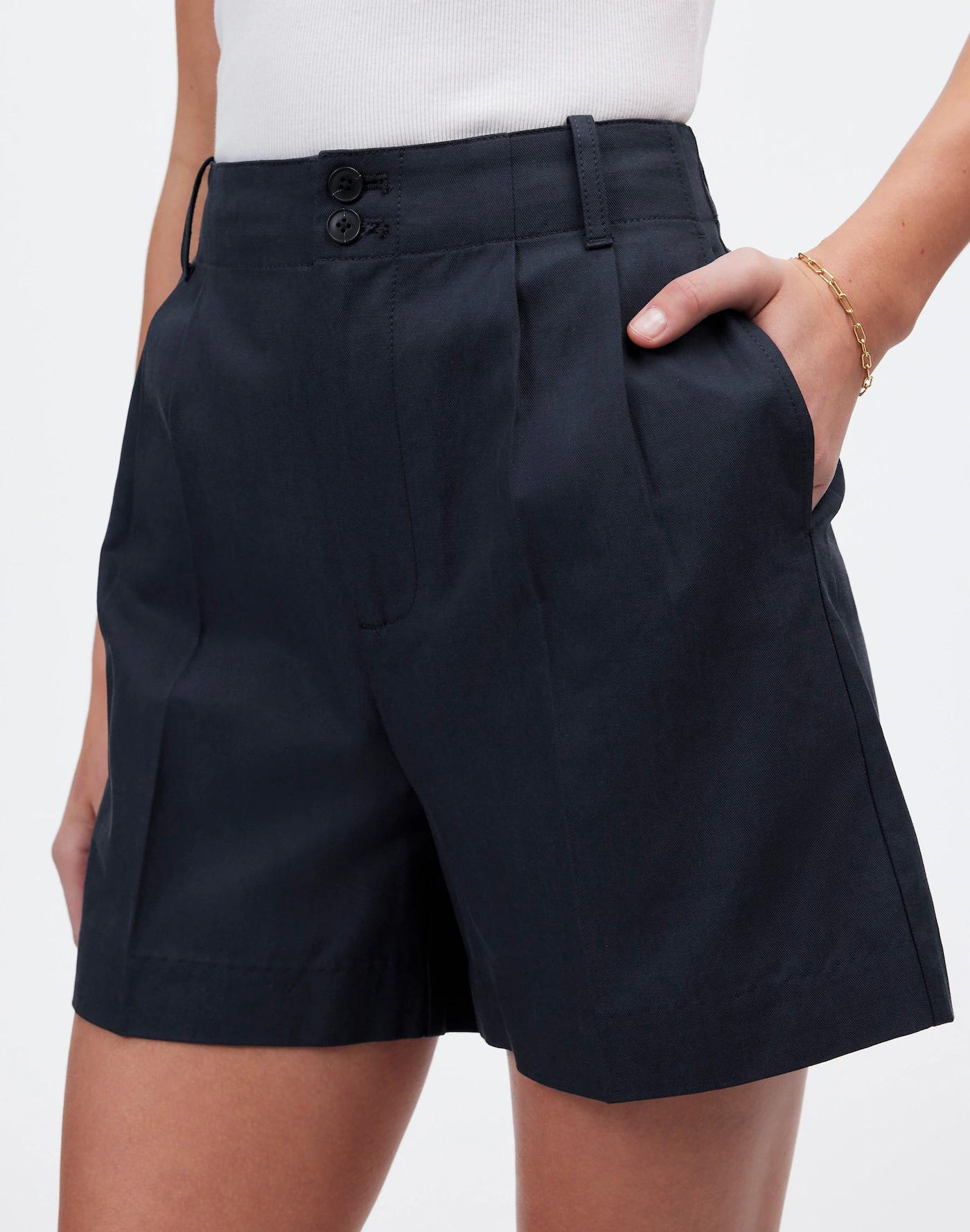 The Drapey Twill Pleated Short Product Image