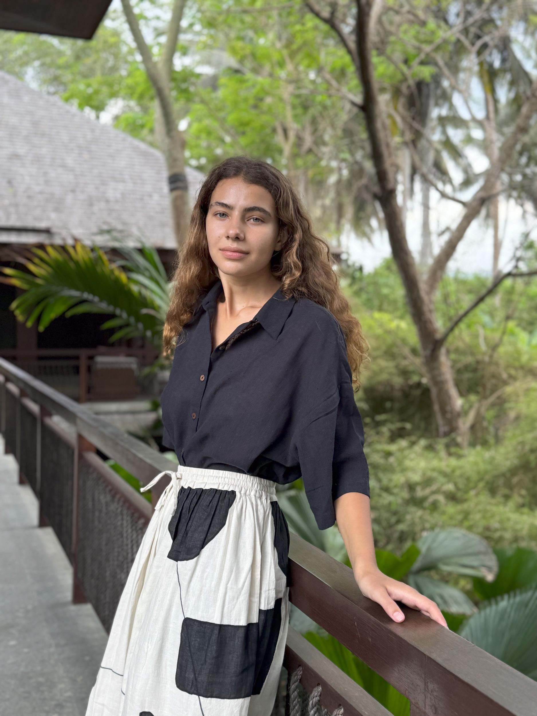 The Easy Black Shirt Product Image