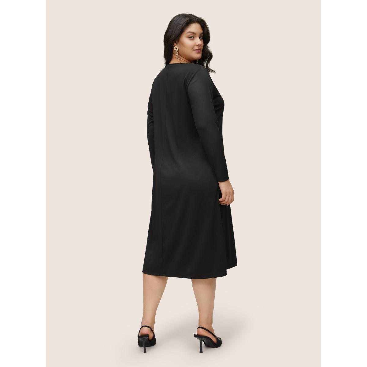 Plus Size Solid Metal Chain Detail Pocket Plicated Dress Black Women Office Plain Round Neck Long Sleeve Curvy Midi Dress BloomChic 22-24/3X Product Image