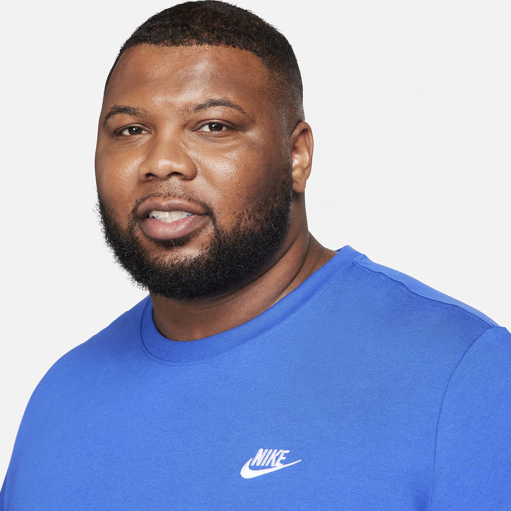 Mens Nike Sportswear Club T-Shirt | AR4997-480 Product Image