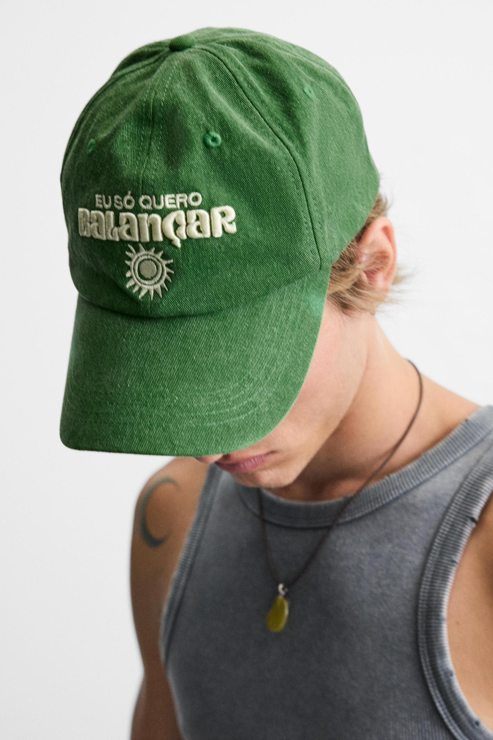 CONTRAST EMBROIDERY CAP Product Image