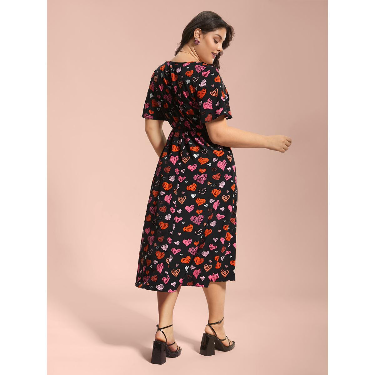 Plus Size Heart Print Ruched Stretchy Waist Dress Black Women Timeless Gathered Heart neckline Short sleeve Curvy BloomChic 28/5X Product Image