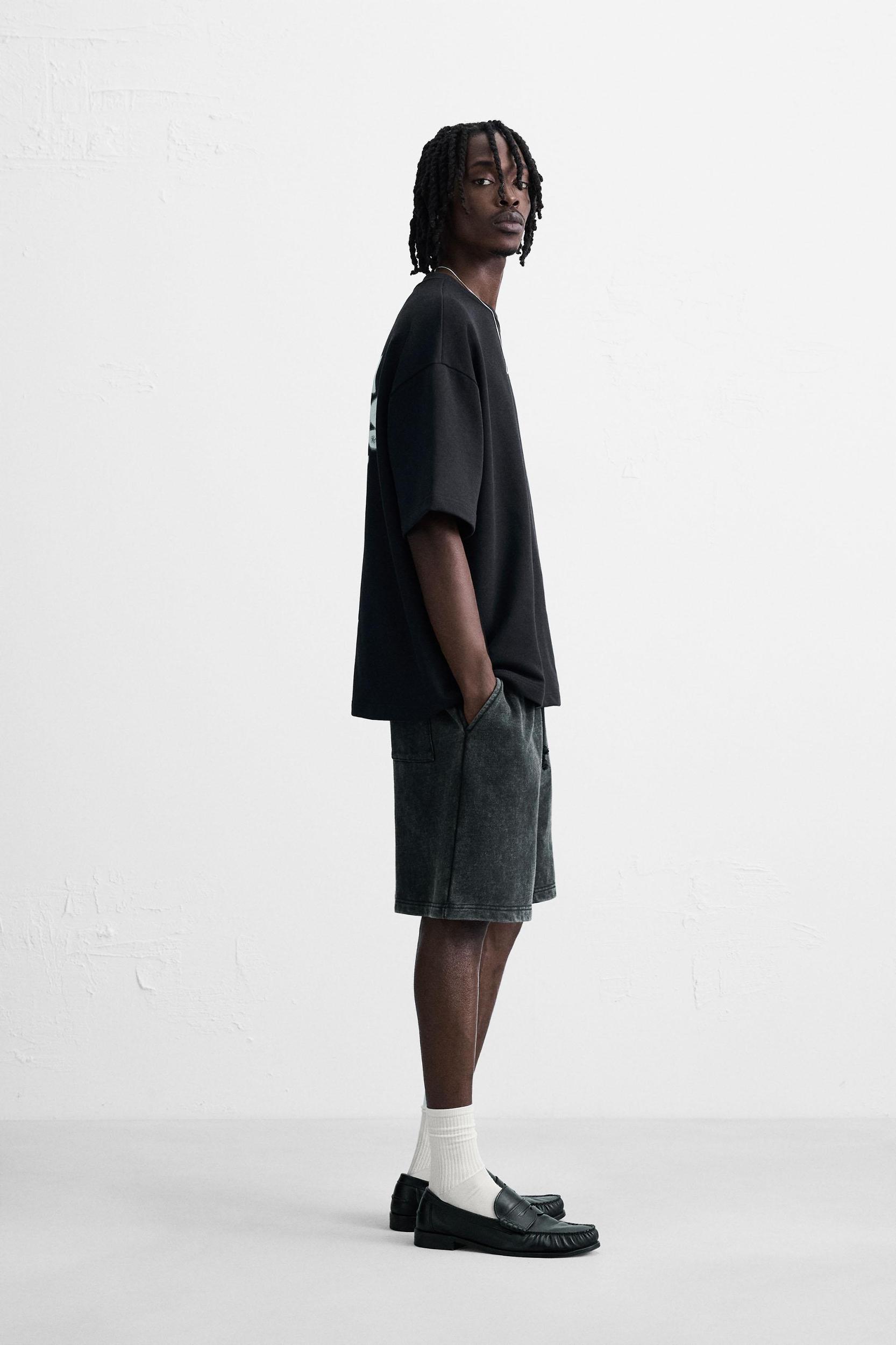 GRAPHIC PRINT SWEATSHIRT Product Image