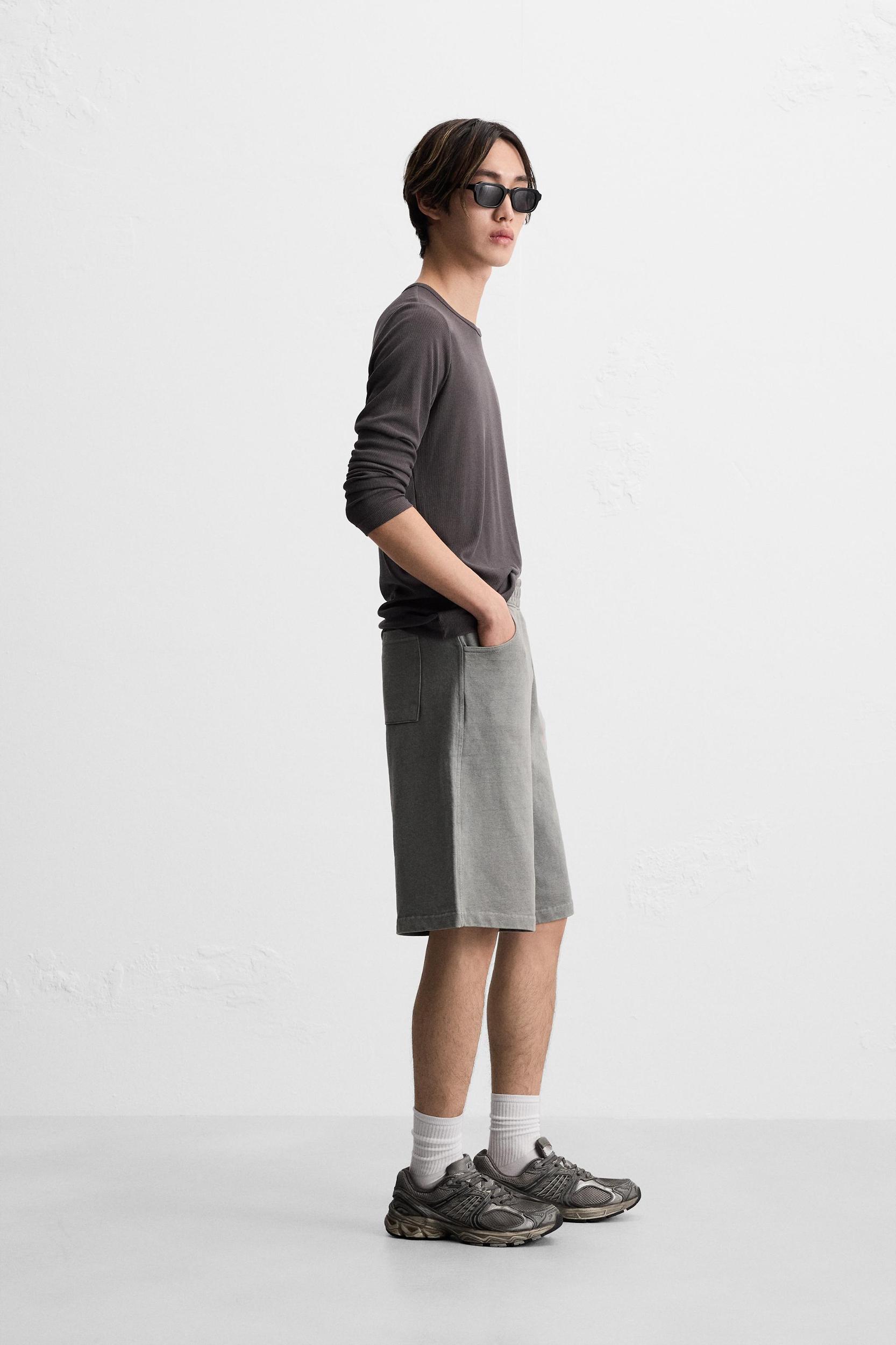 BAGGY FIT JOGGER SHORTS Product Image