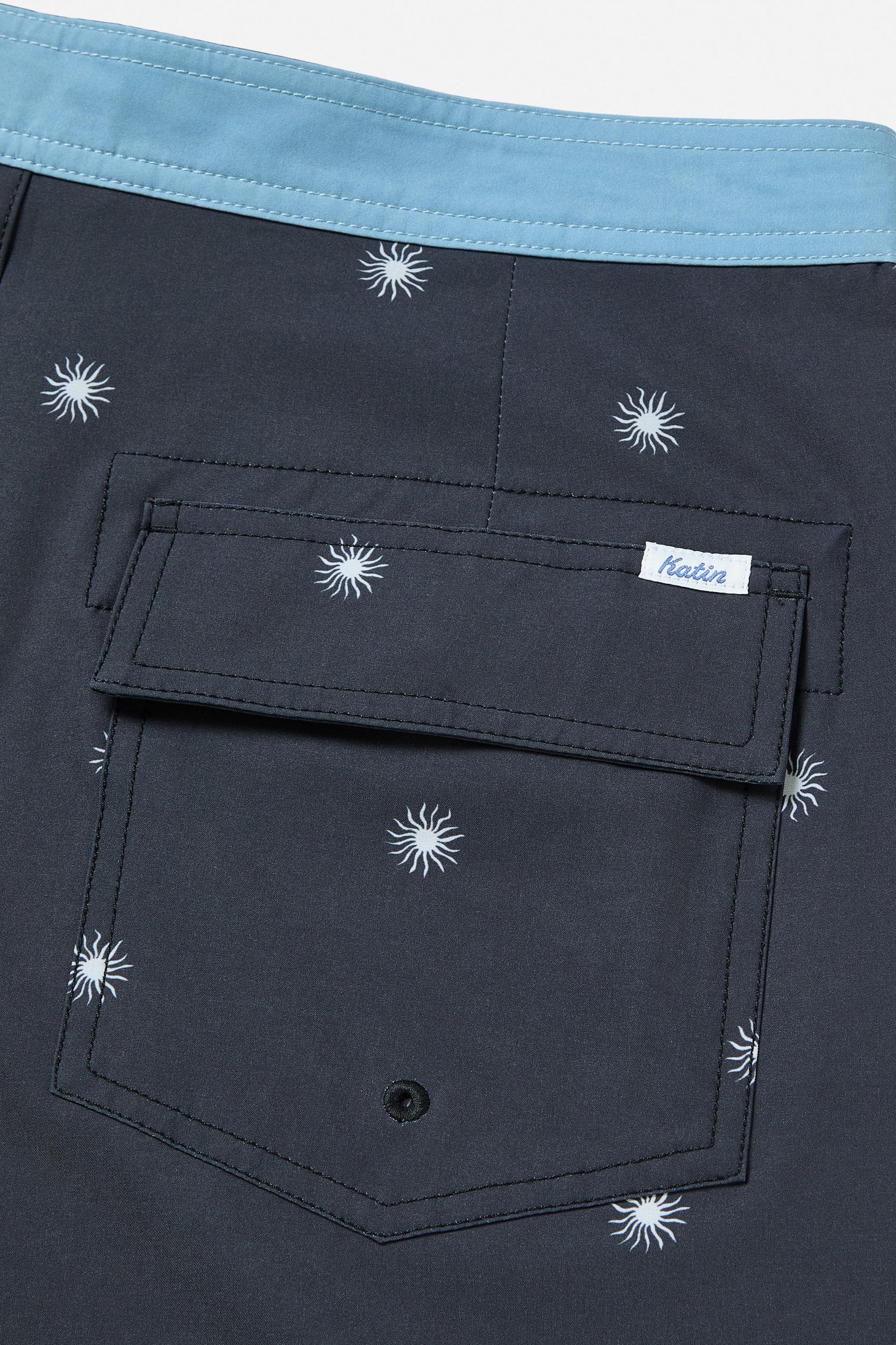 SHINE HYBRID TRUNK Product Image