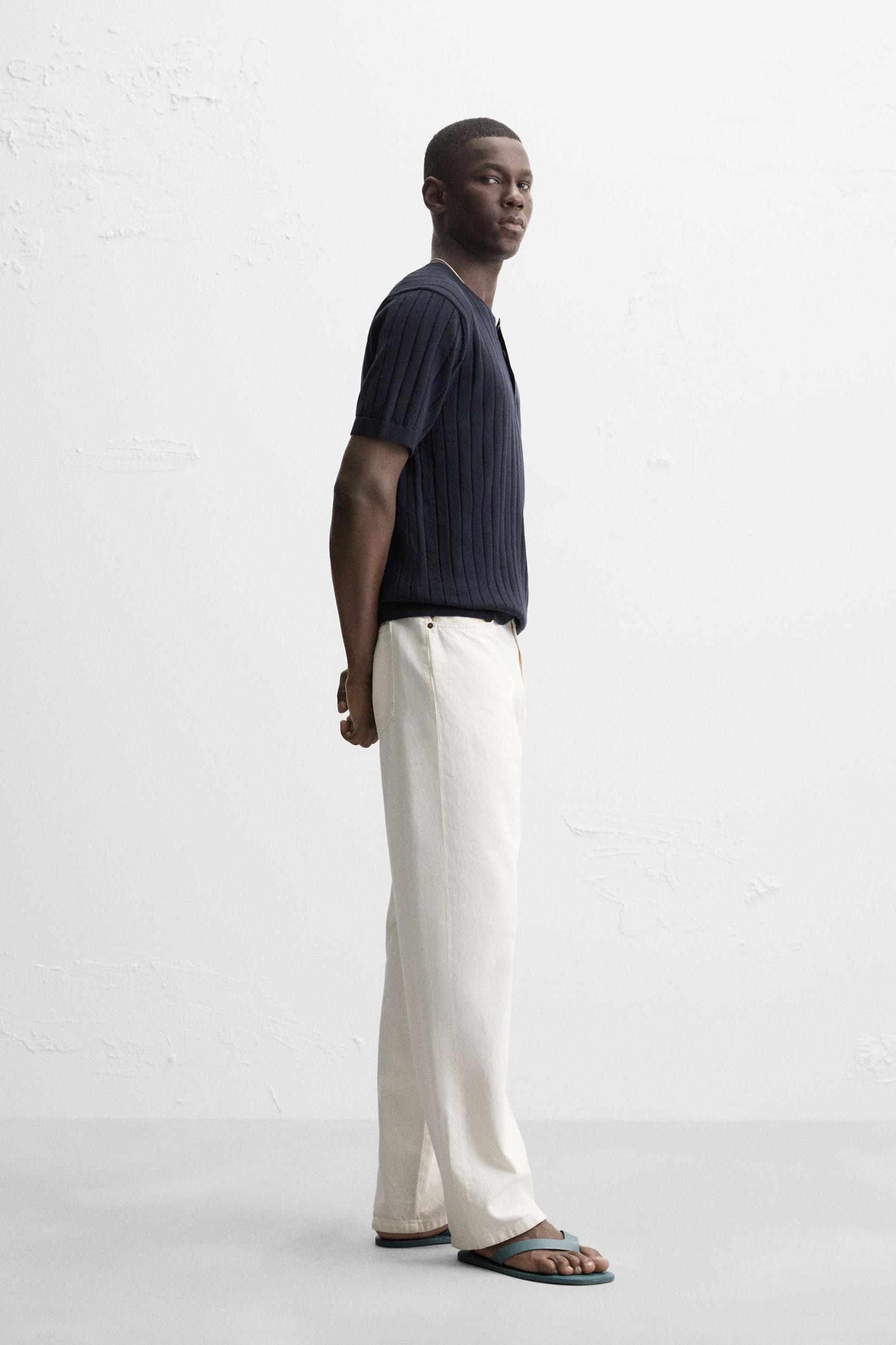 KNIT T-SHIRT WITH BUTTONED NECK Product Image