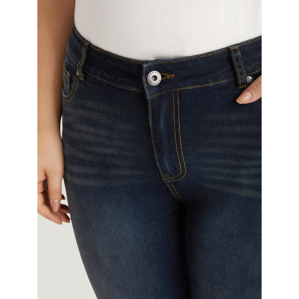 Plus Size Skinny Pocket Dark Wash Zipper Fly Jeans Women Midnight Casual Plain Non High stretch Slanted pocket Jeans BloomChic 26/4X Product Image