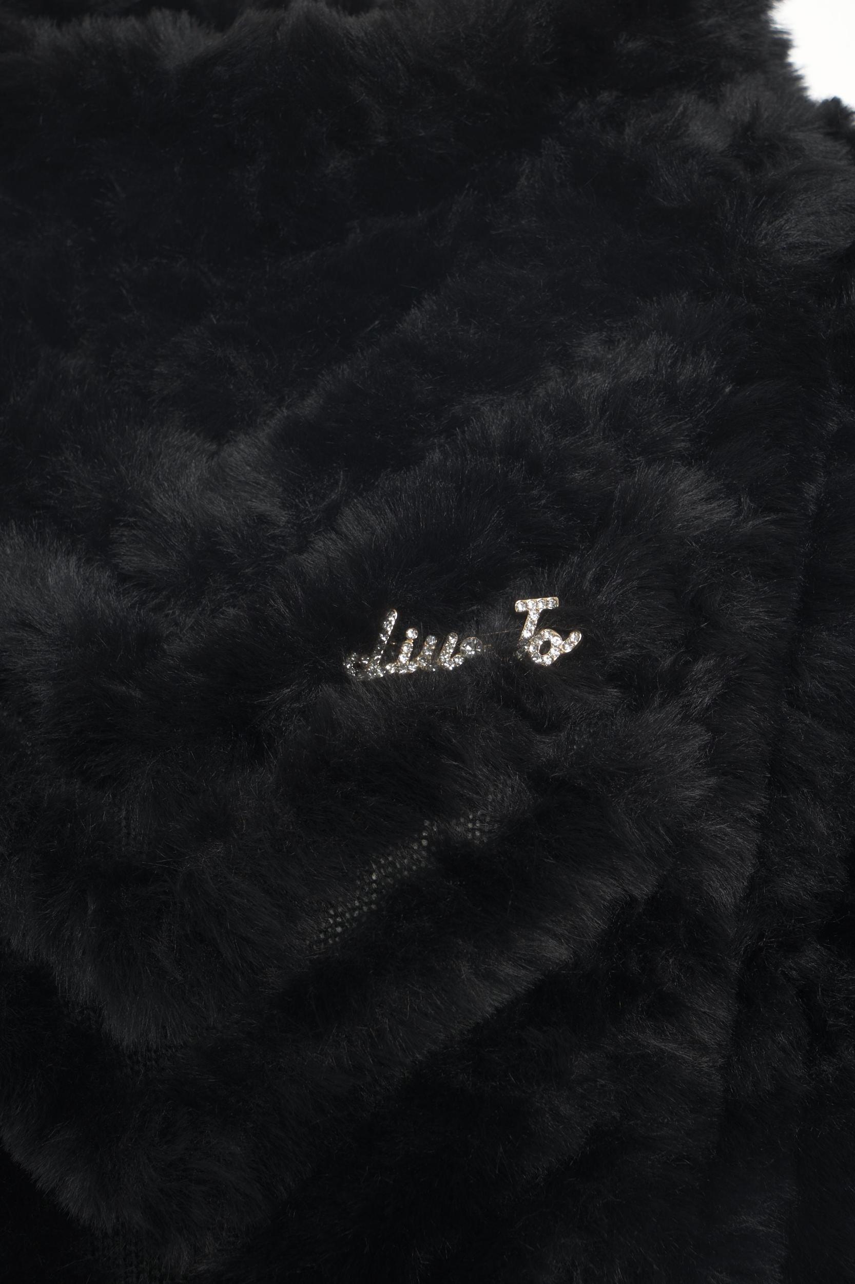 Faux fur cape Product Image