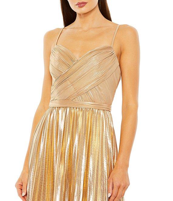 Mac Duggal Metallic Pleated V-Neck Sleeveless Sweetheart Neck Gown Product Image