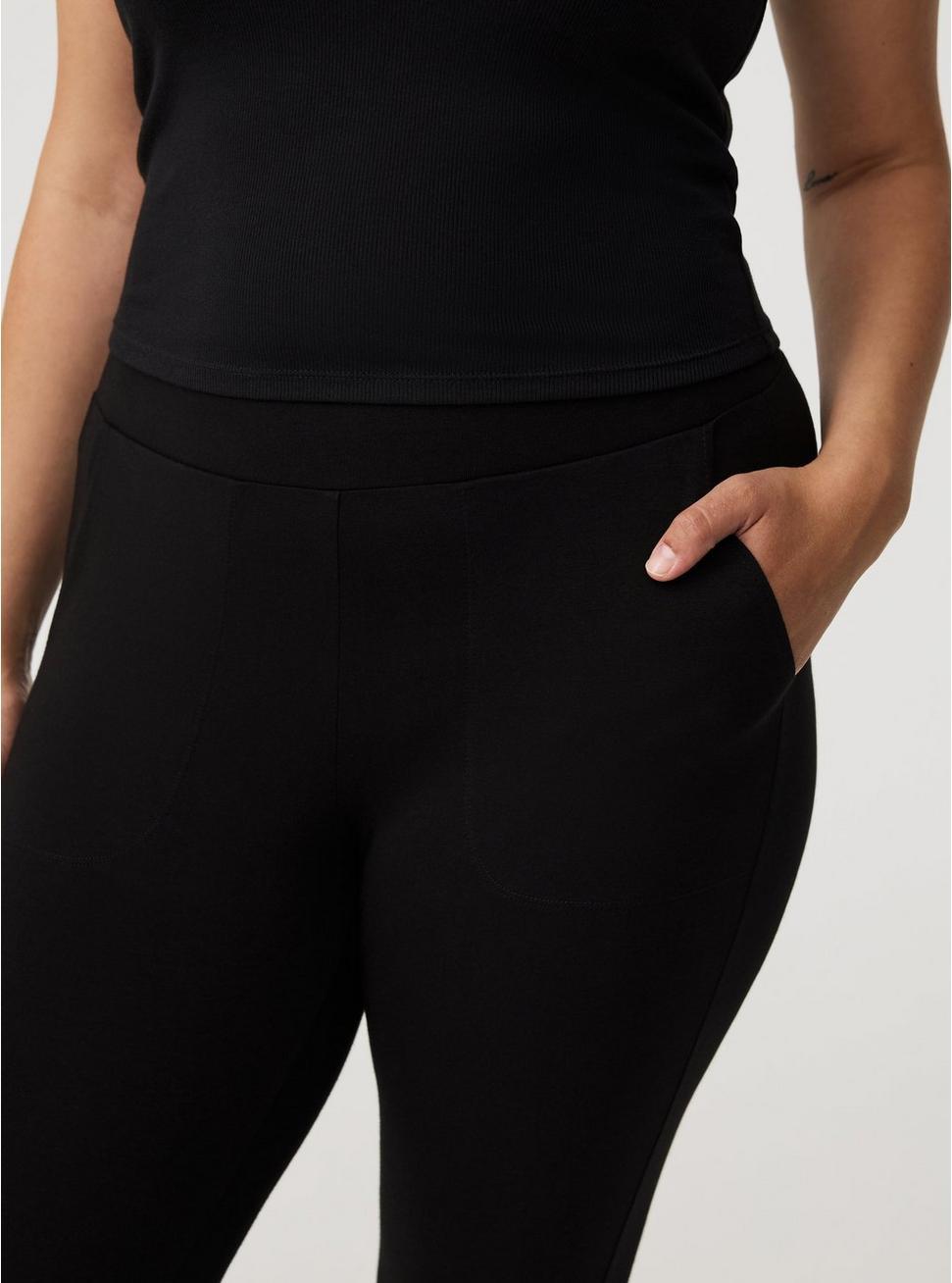 Capri Pocket Legging Product Image