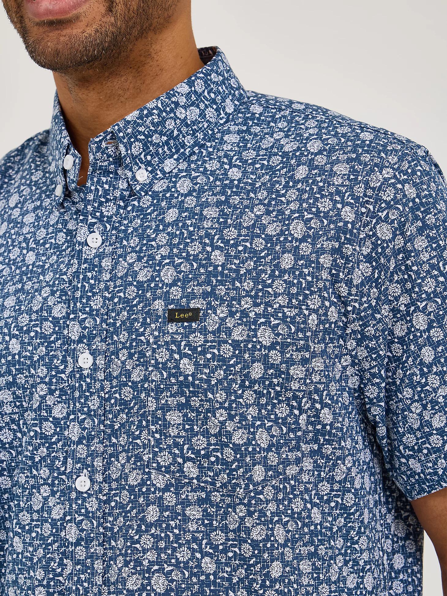Men's Short Sleeve Textured Print Button Down Shirt | Men's Tops & Tees | Lee® Product Image