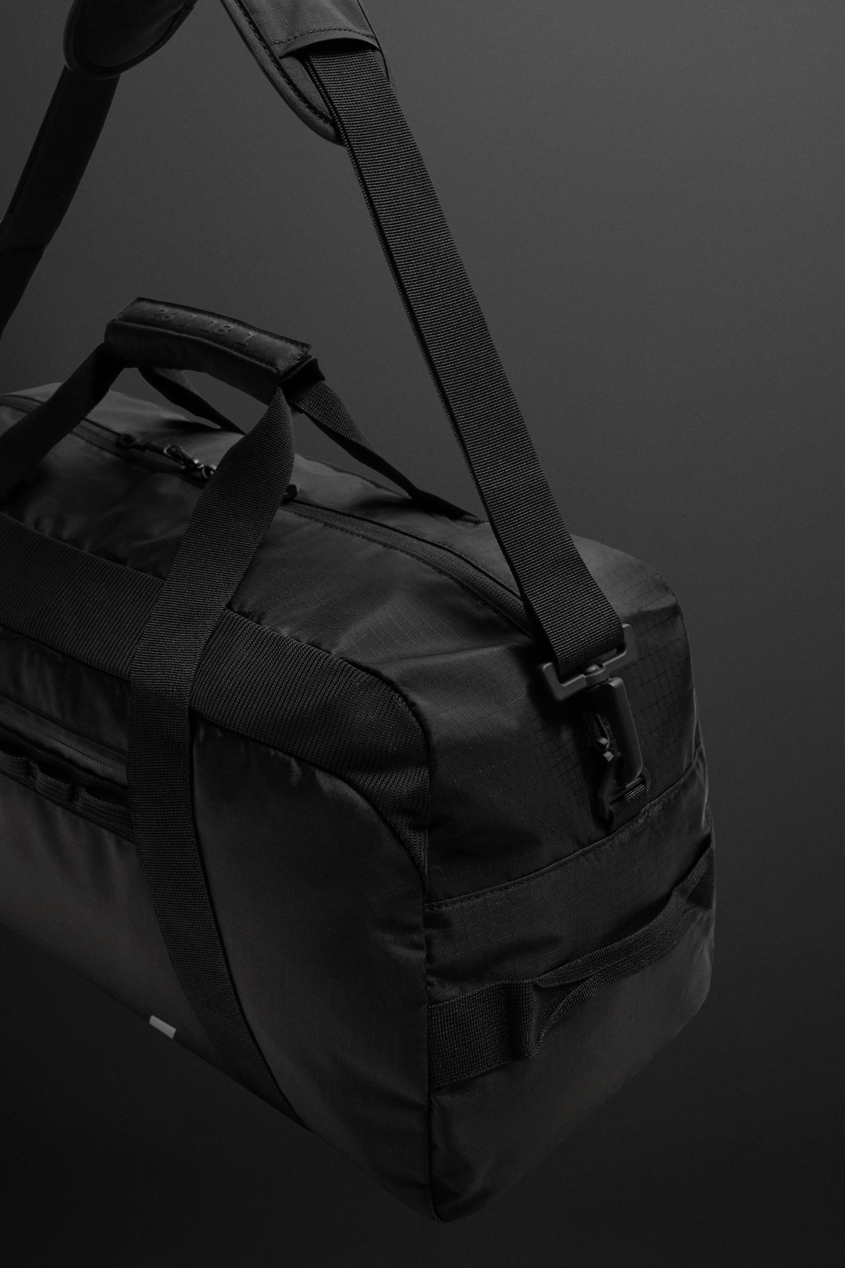 SPORTS DUFFEL BAG Product Image