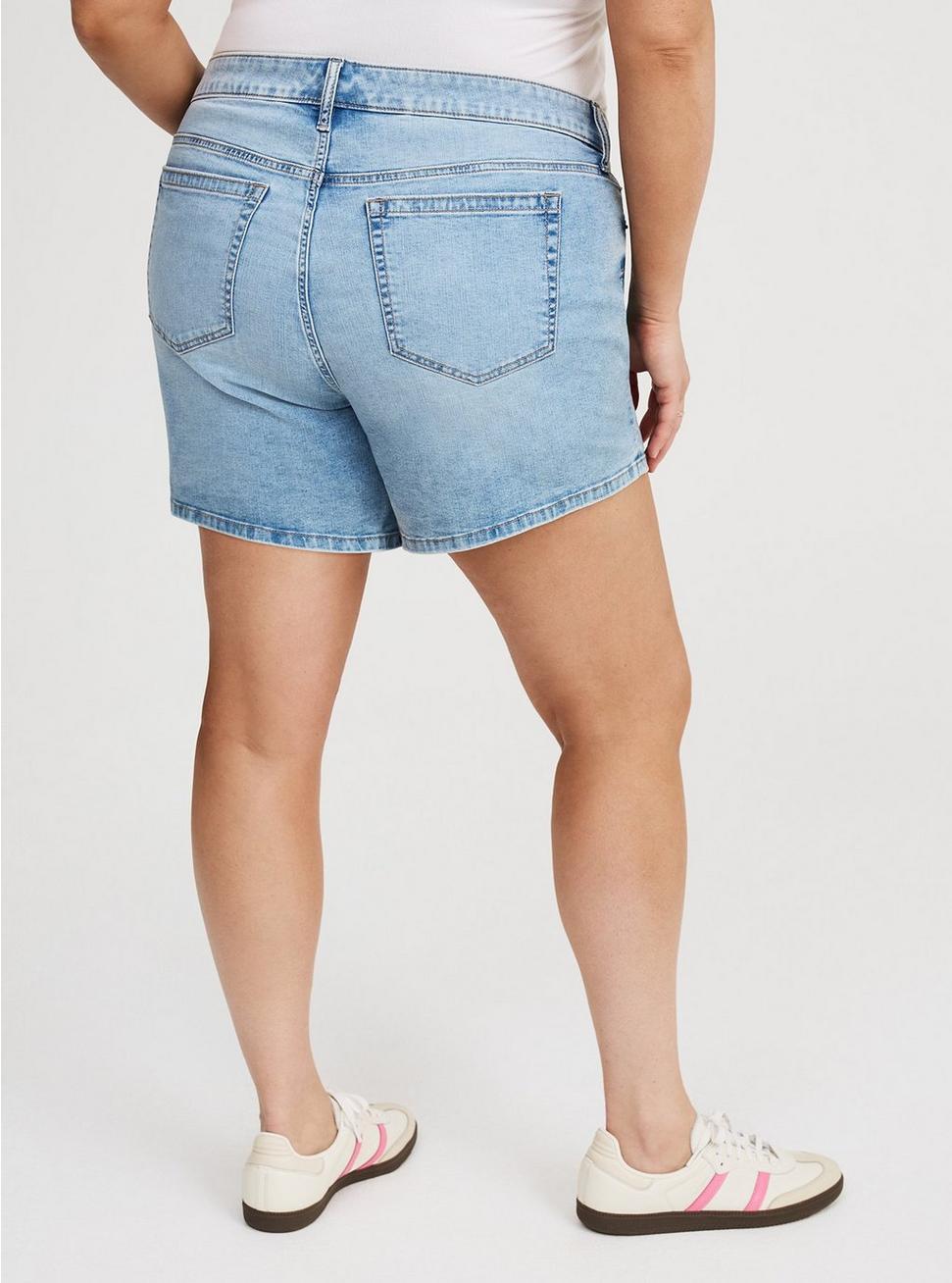5'' Perfect Mid-Rise Short Product Image
