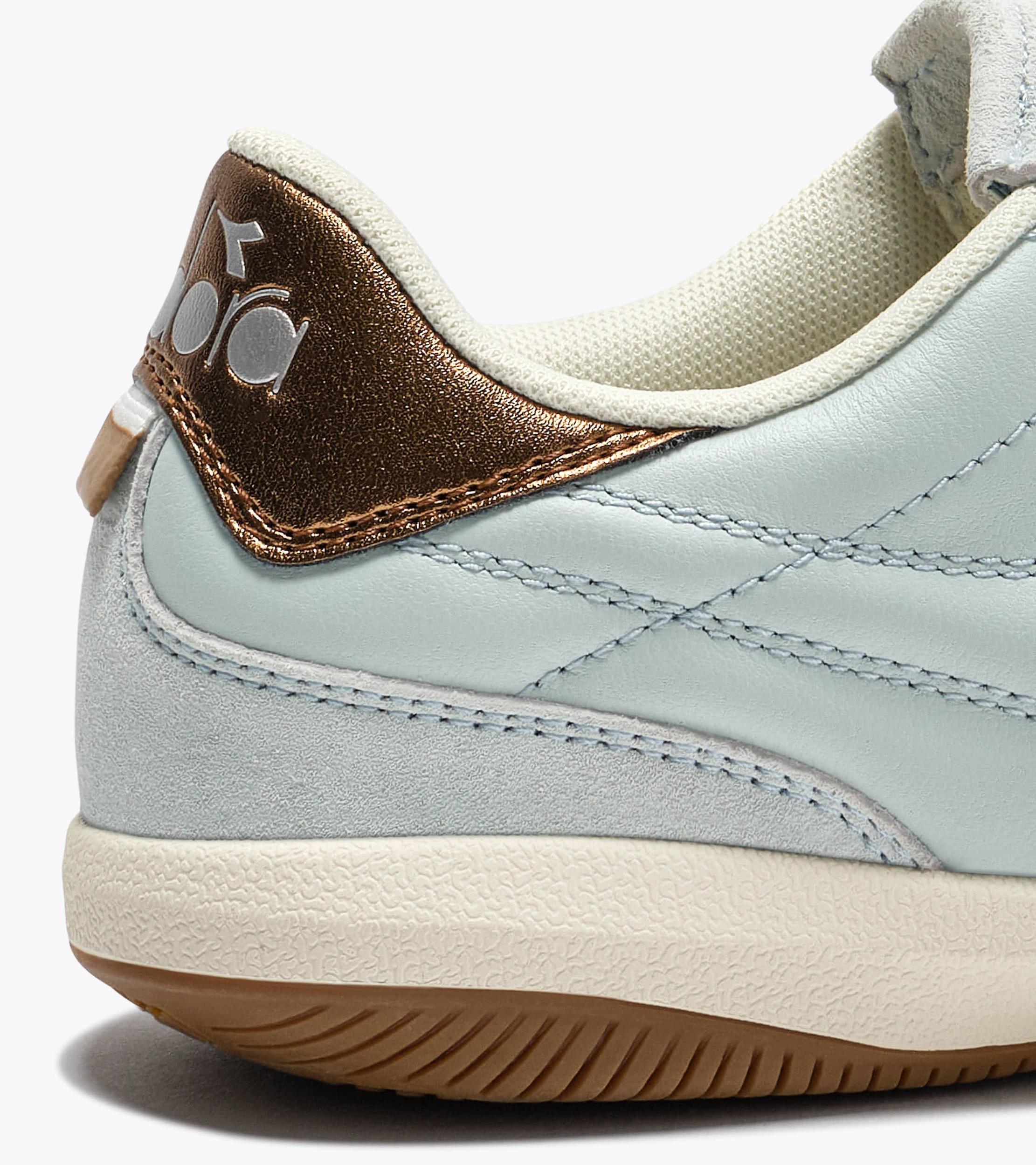 GOLD INDOOR METAL Product Image