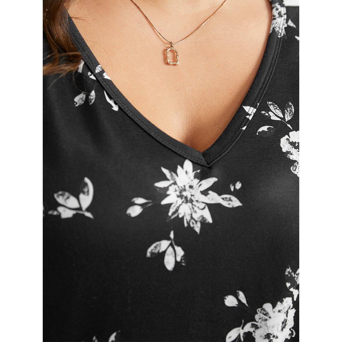 Plus Size Floral Raglan Sleeve Contrast Trim Sweatshirt Women Black Elegant Printed V-neck Everyday Sweatshirts BloomChic 12/L Product Image