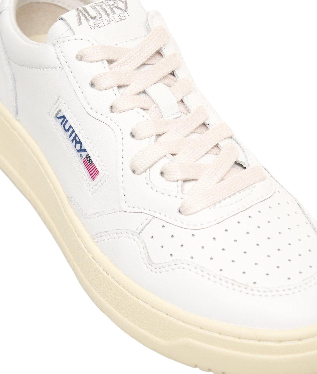 Sneakers 'Medalist Low' Product Image