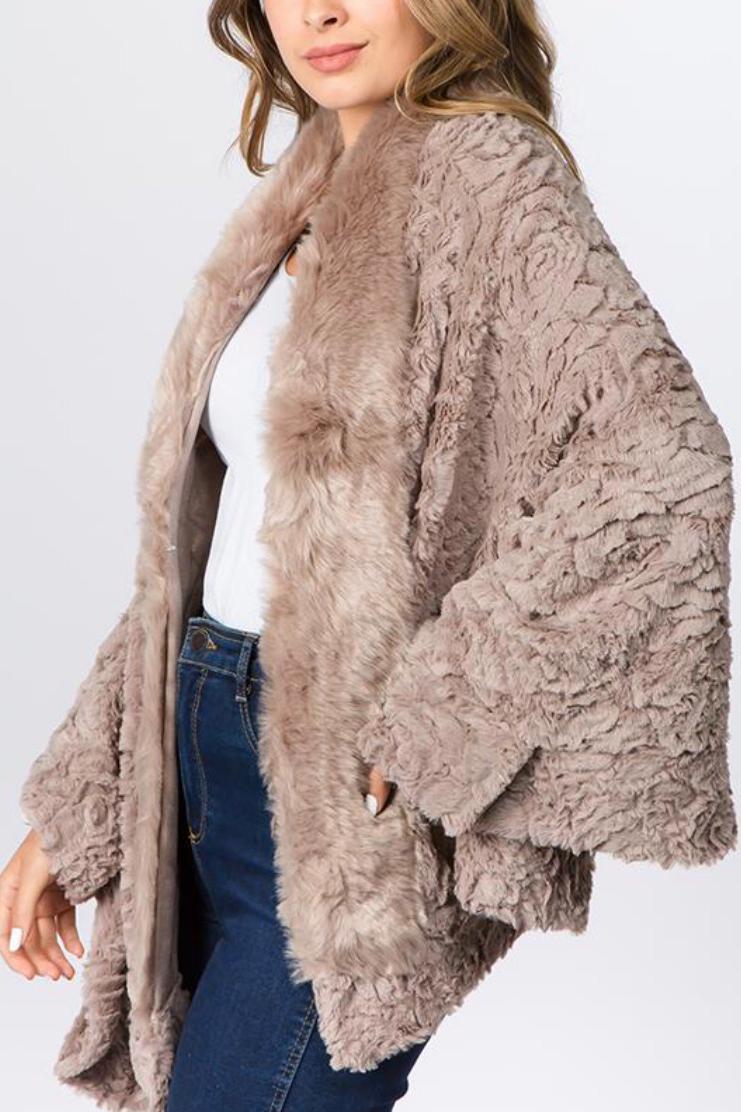 Faux fur shawl Product Image