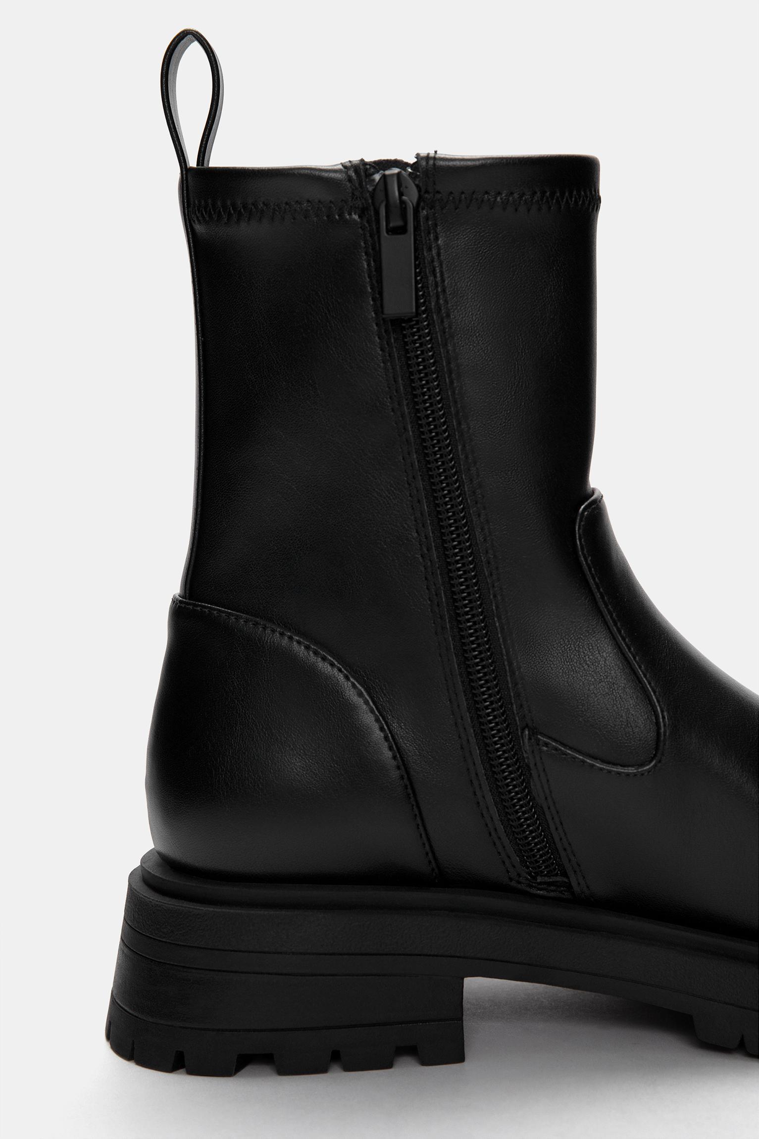 Flat stretch ankle boots Product Image