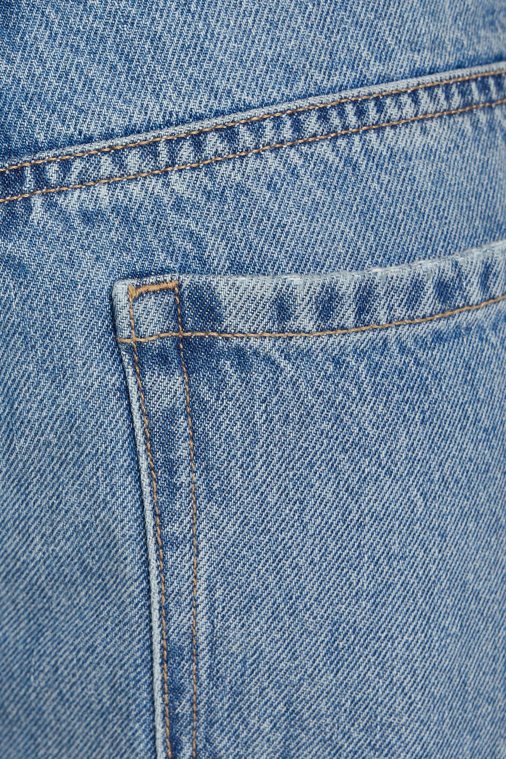 Slouchy Jeans Product Image