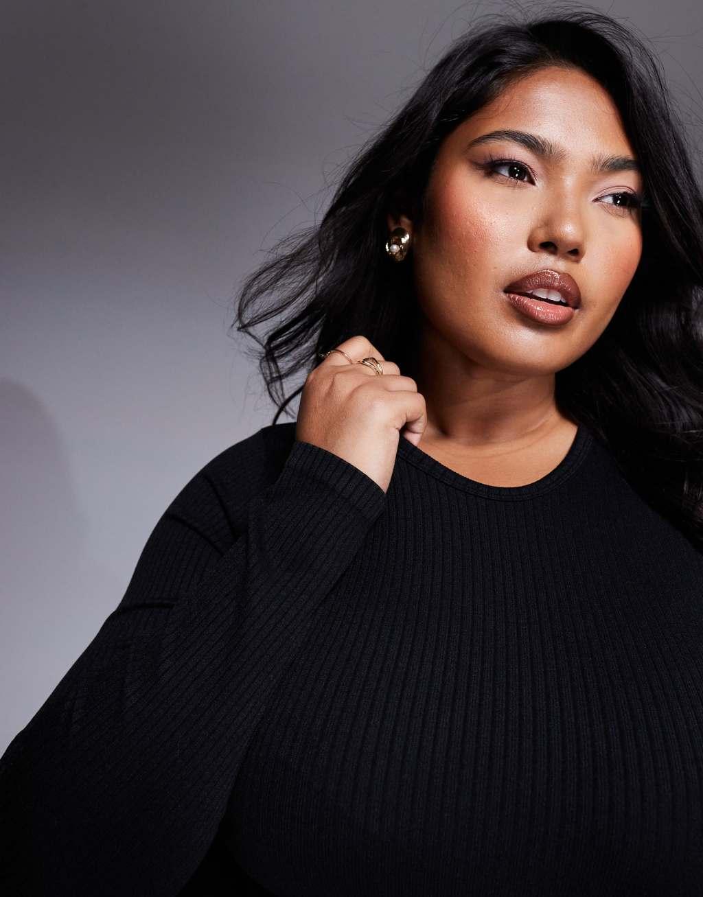 4505 Curve Icon seamless ribbed long sleeve top in black  Product Image