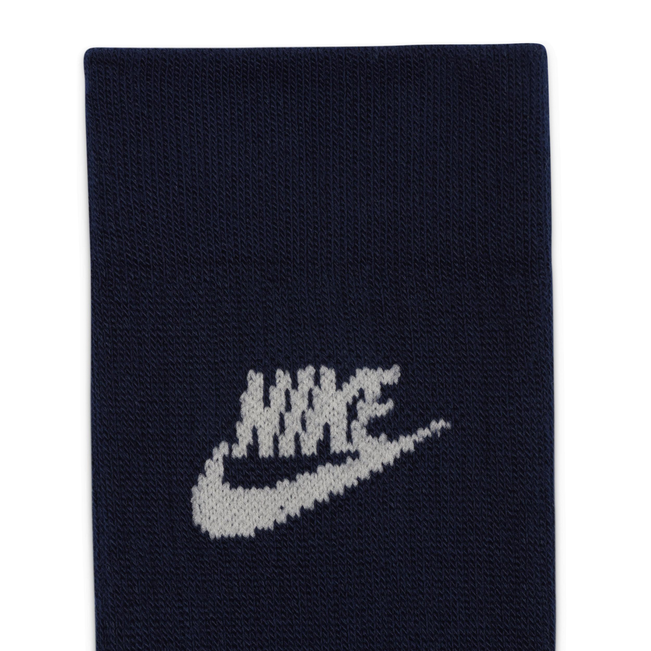 Men's Nike 3-Pack Everyday Essential Crew Socks,  Product Image