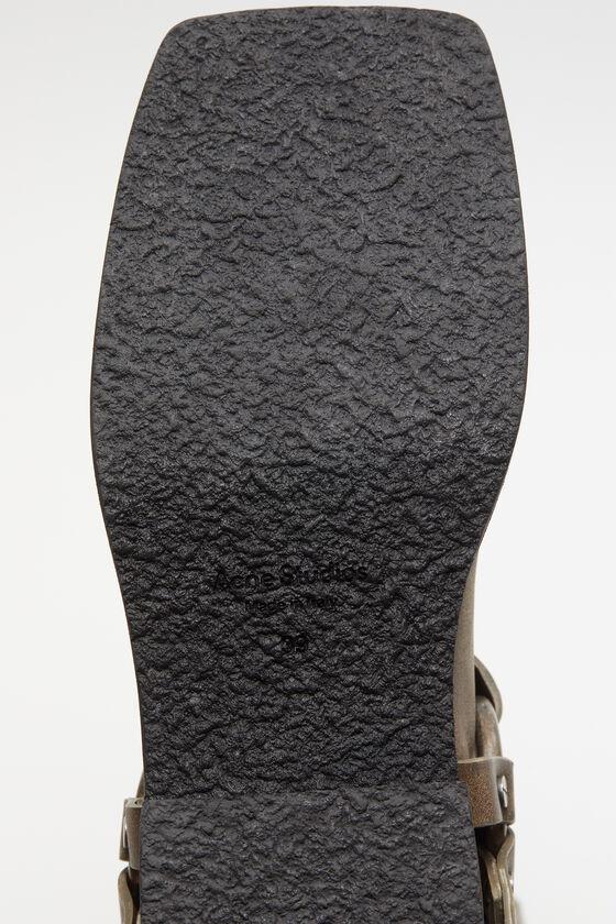 Leather buckle boots Product Image