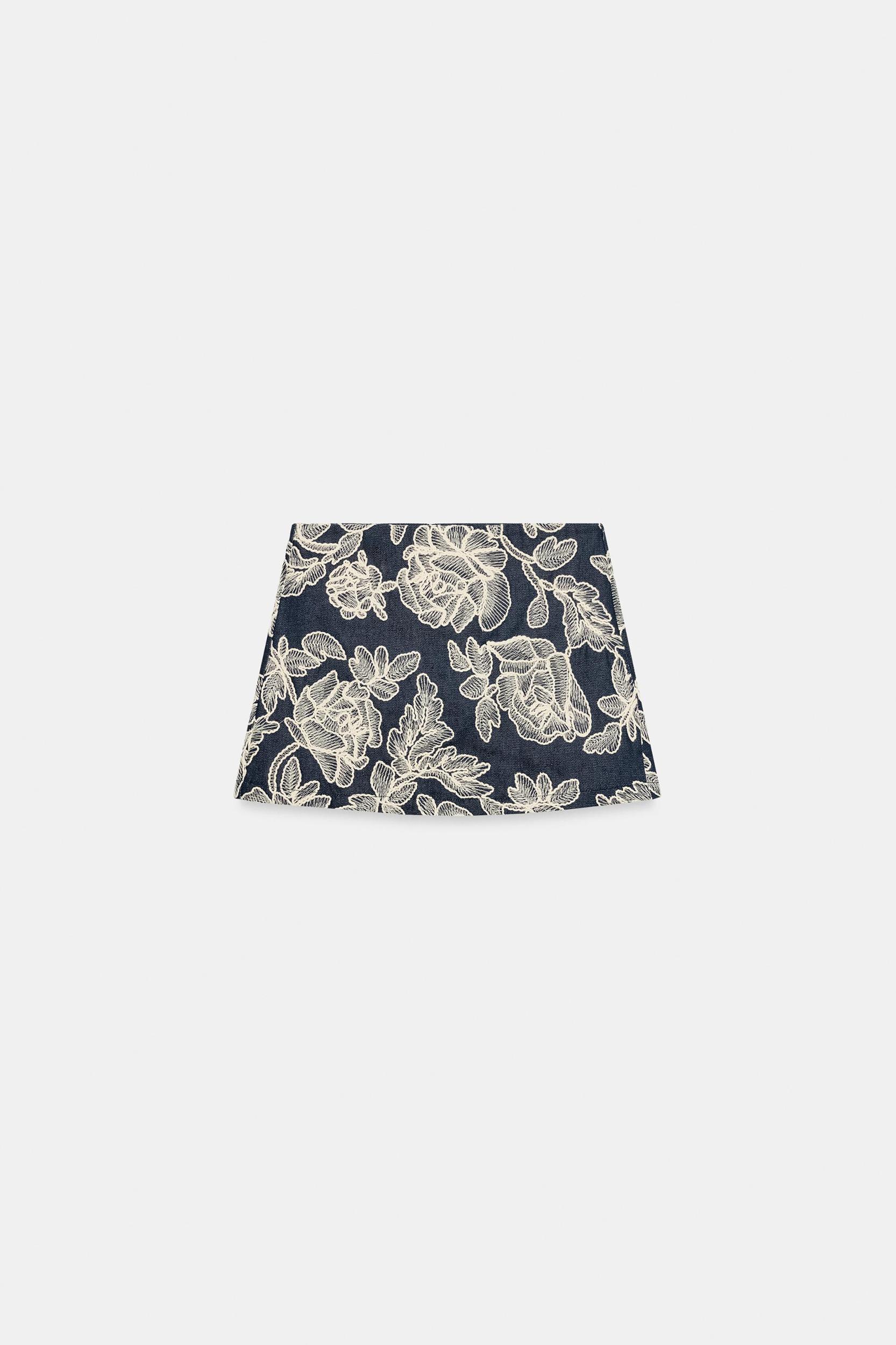 EMBROIDERED SKORT Product Image