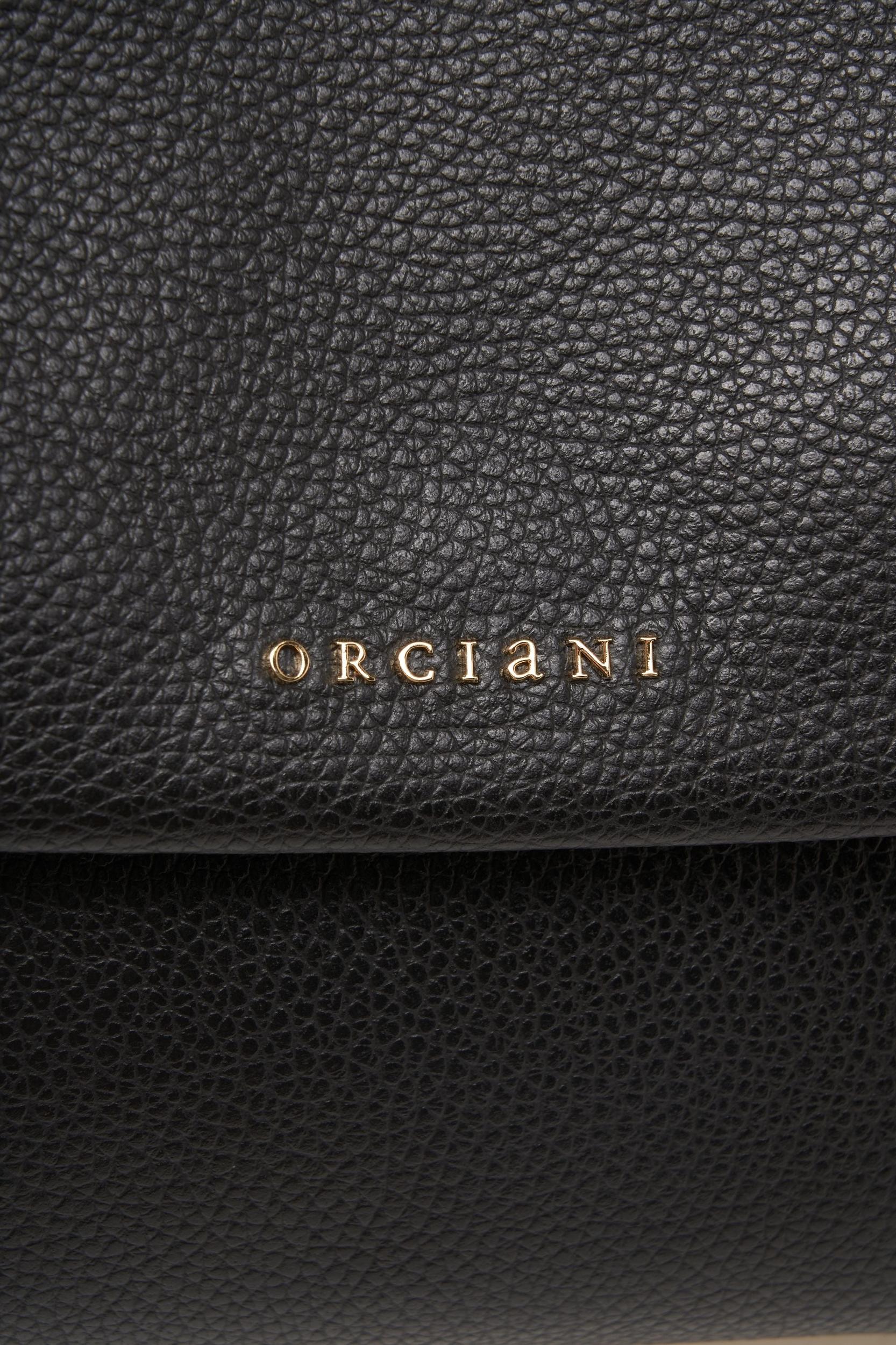 Grained leather shoulder bag Product Image