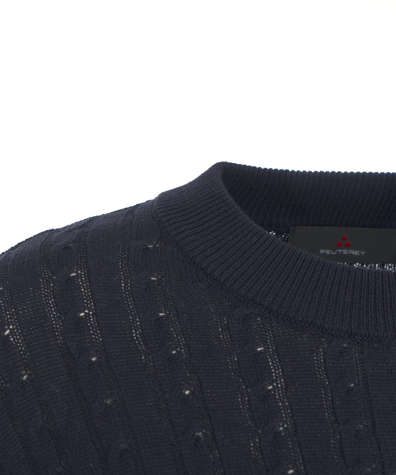 Cable knit pullover Product Image