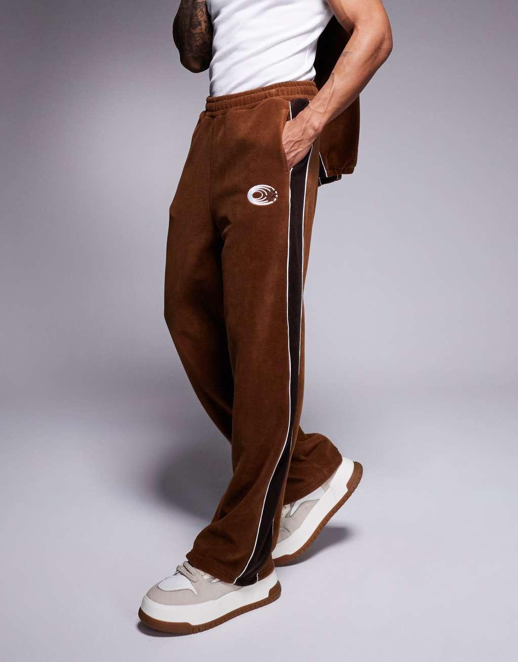ASOS DESIGN super baggy sweatpants with panels in brown fleece - part of a set Product Image