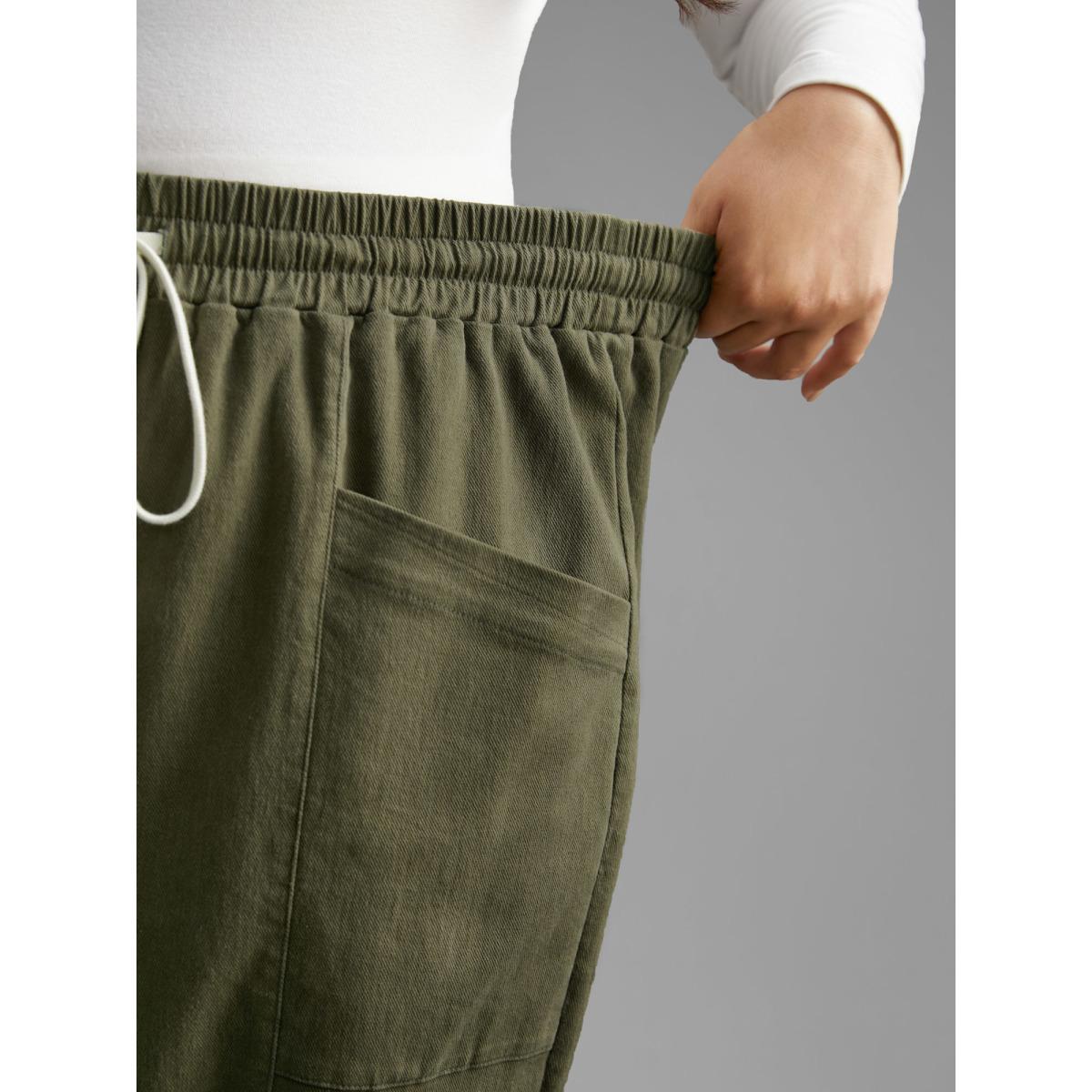 Plus Size Solid Drawstring Patch Pocket Carrot Pants Women ArmyGreen Casual Mid Rise Everyday Pants BloomChic 12/L Product Image