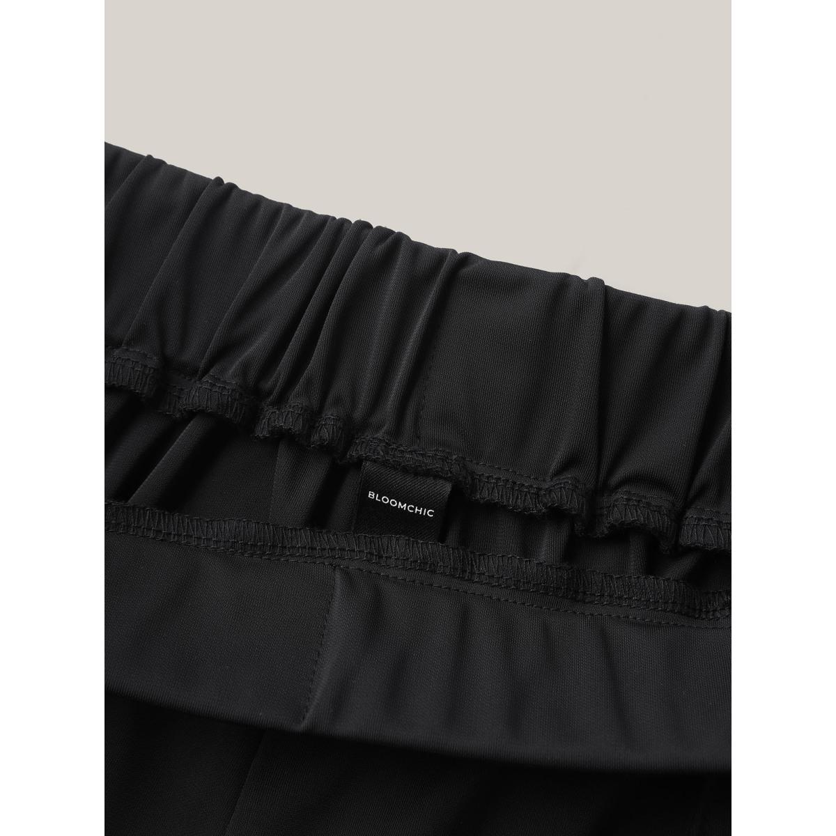 Plus Size Stretchy Pleated Pockets Wide-Leg Pants Women Black At the Office Wide Leg Mid Rise Work Pants BloomChic 10/M Product Image