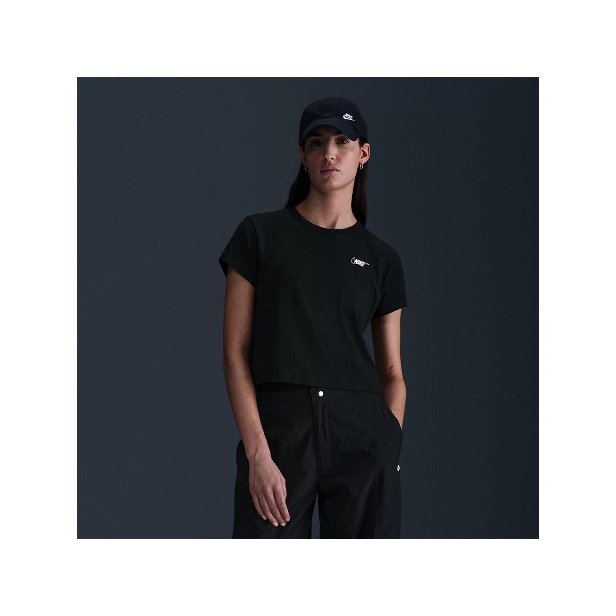 Womens Nike Sportswear Club Short-Sleeve Cropped Graphic T-Shirt | HF9456-010 Product Image