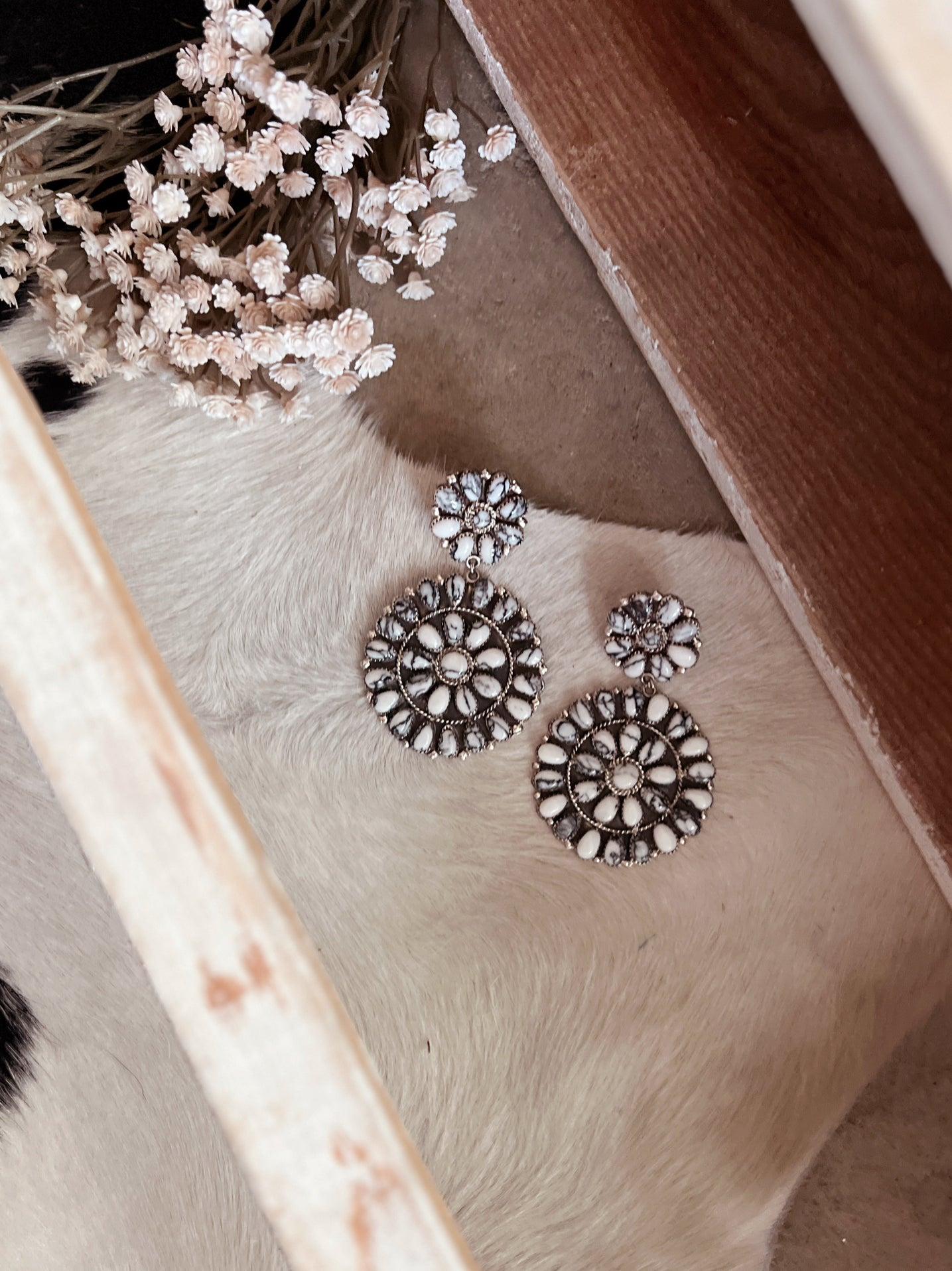 Bilaganna Navajo Sterling Silver Earrings Product Image