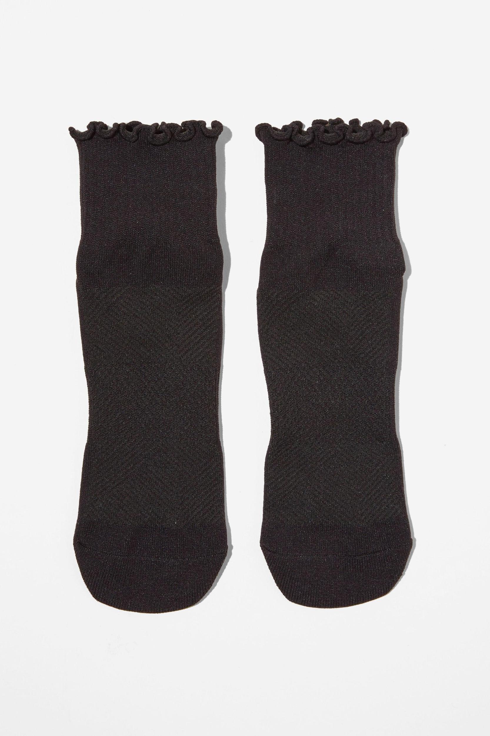 Performance Mid Crew Frill Sock Product Image
